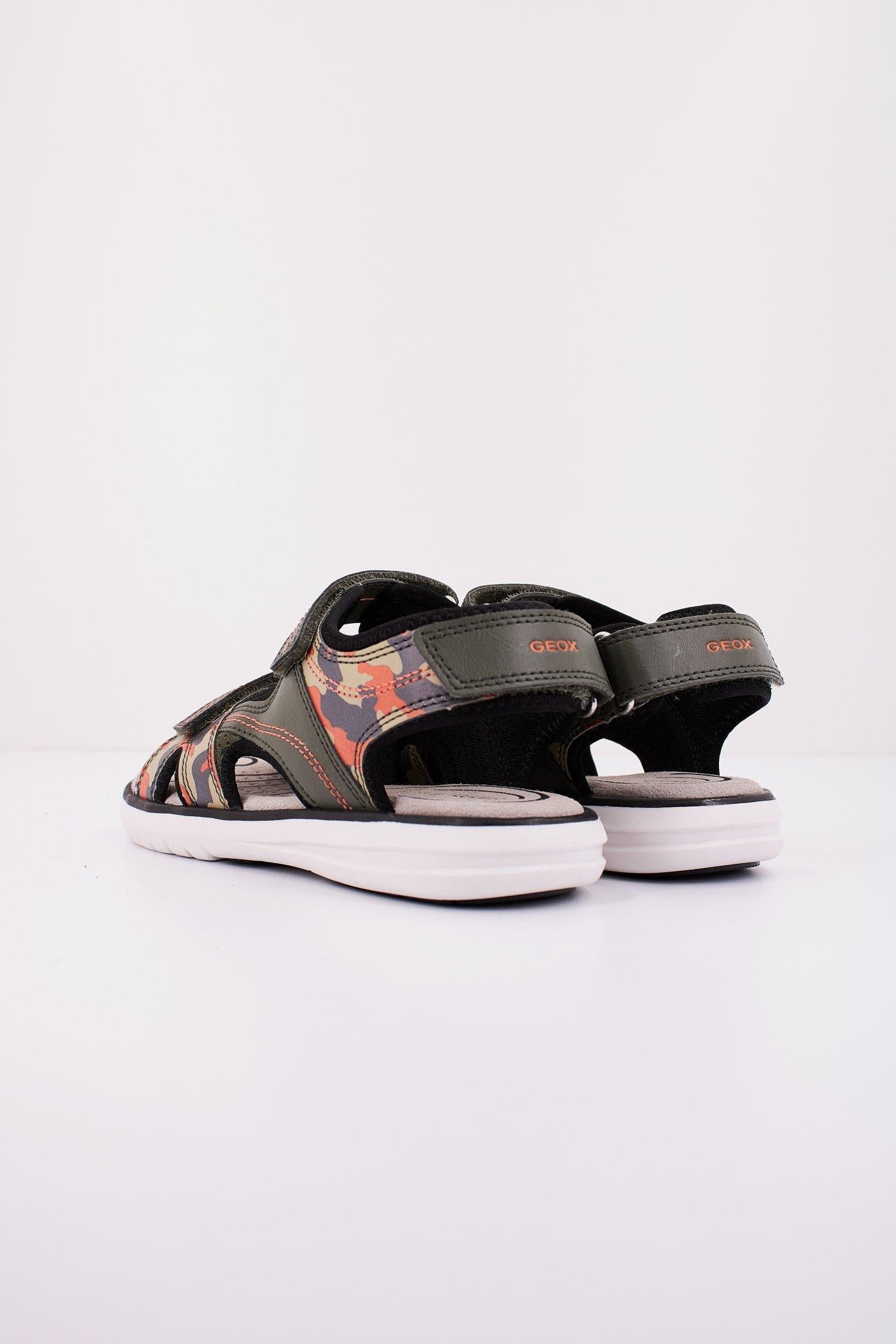 GEOX J SANDAL MARATEA BOY en color VERDE (3)