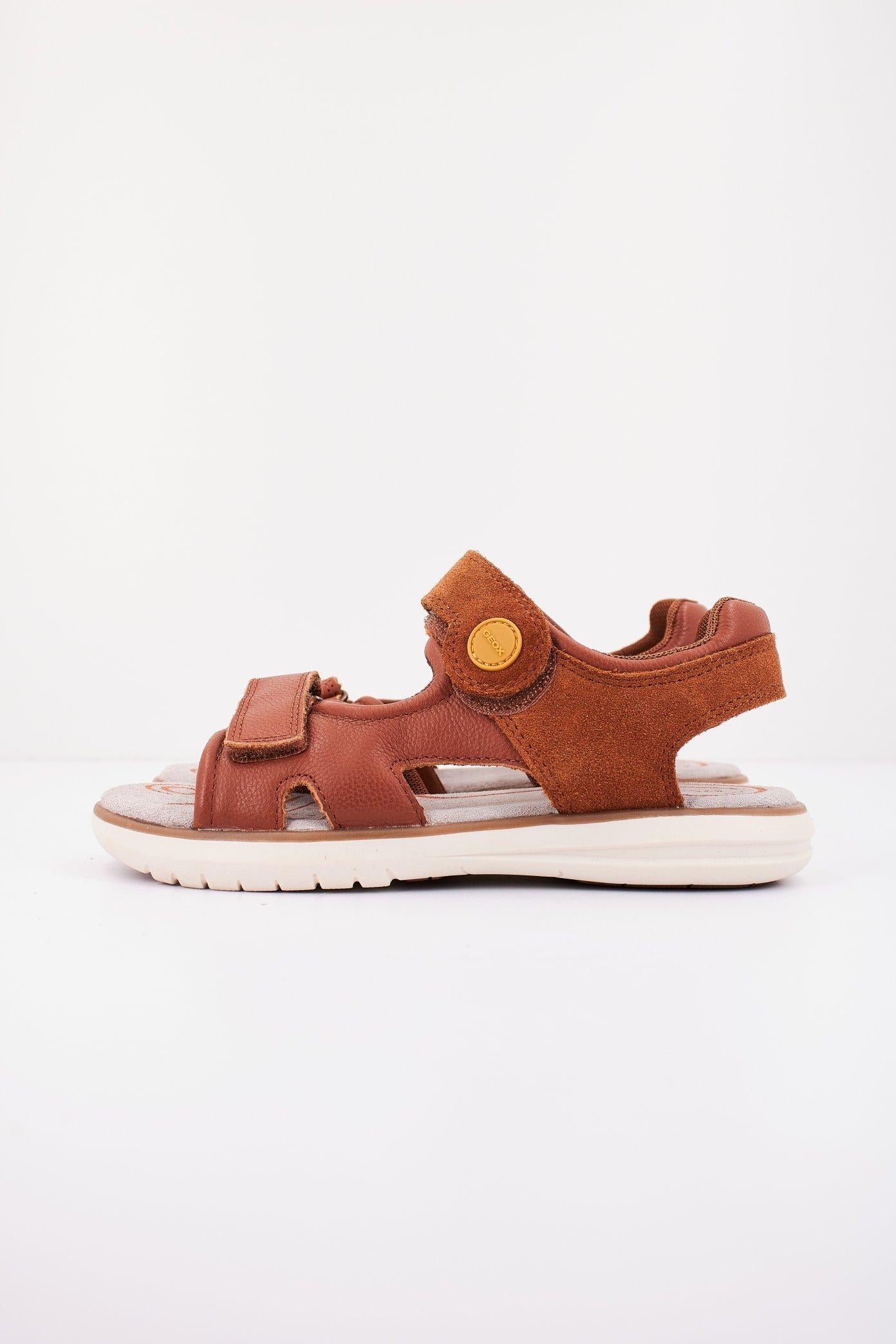 GEOX J SANDAL MARATEA BOY en color MARRON (1)