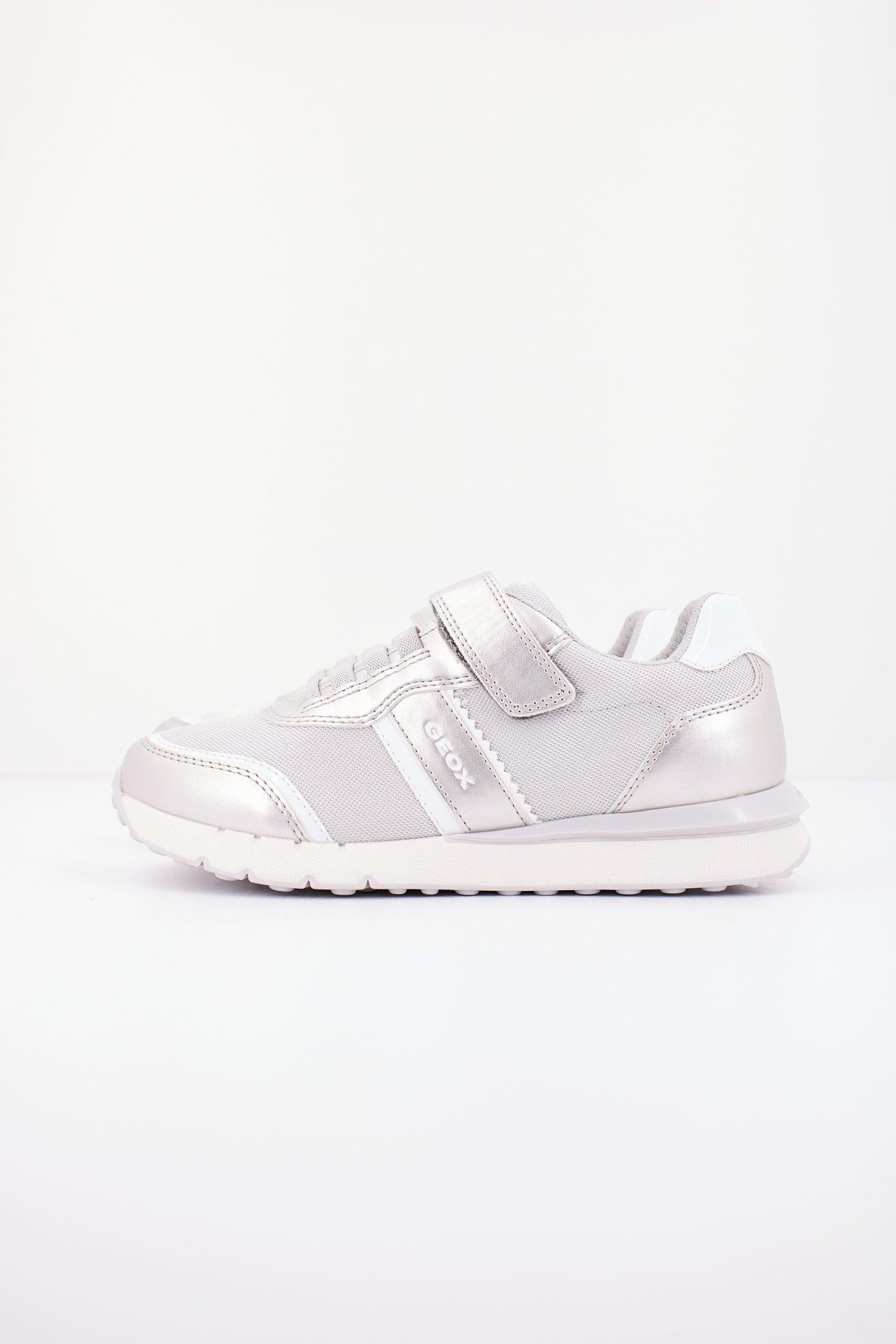 GEOX J FASTICS GIRL en color GRIS (1)