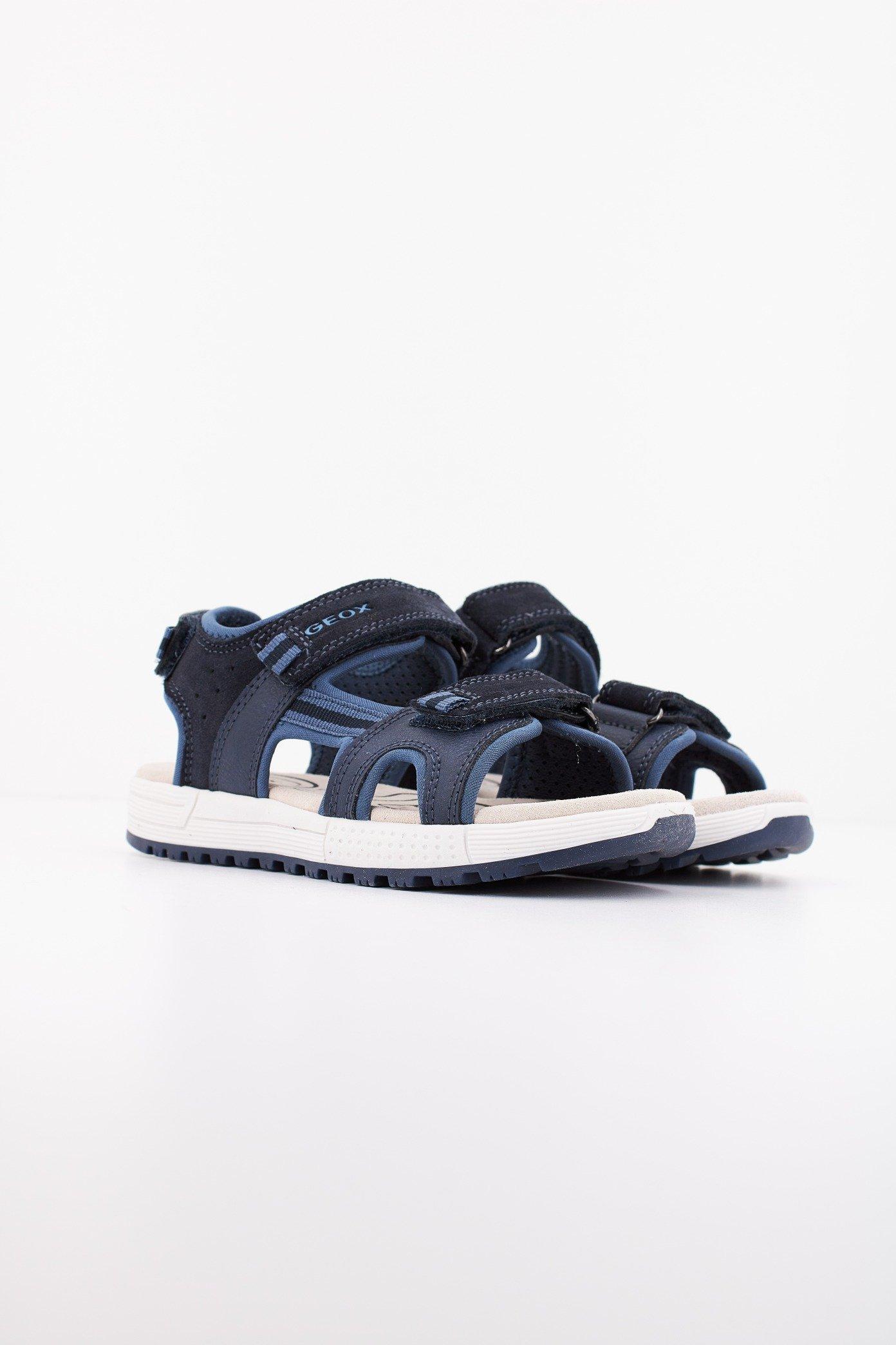GEOX J SANDAL ALBEN BOY en color AZUL (2)
