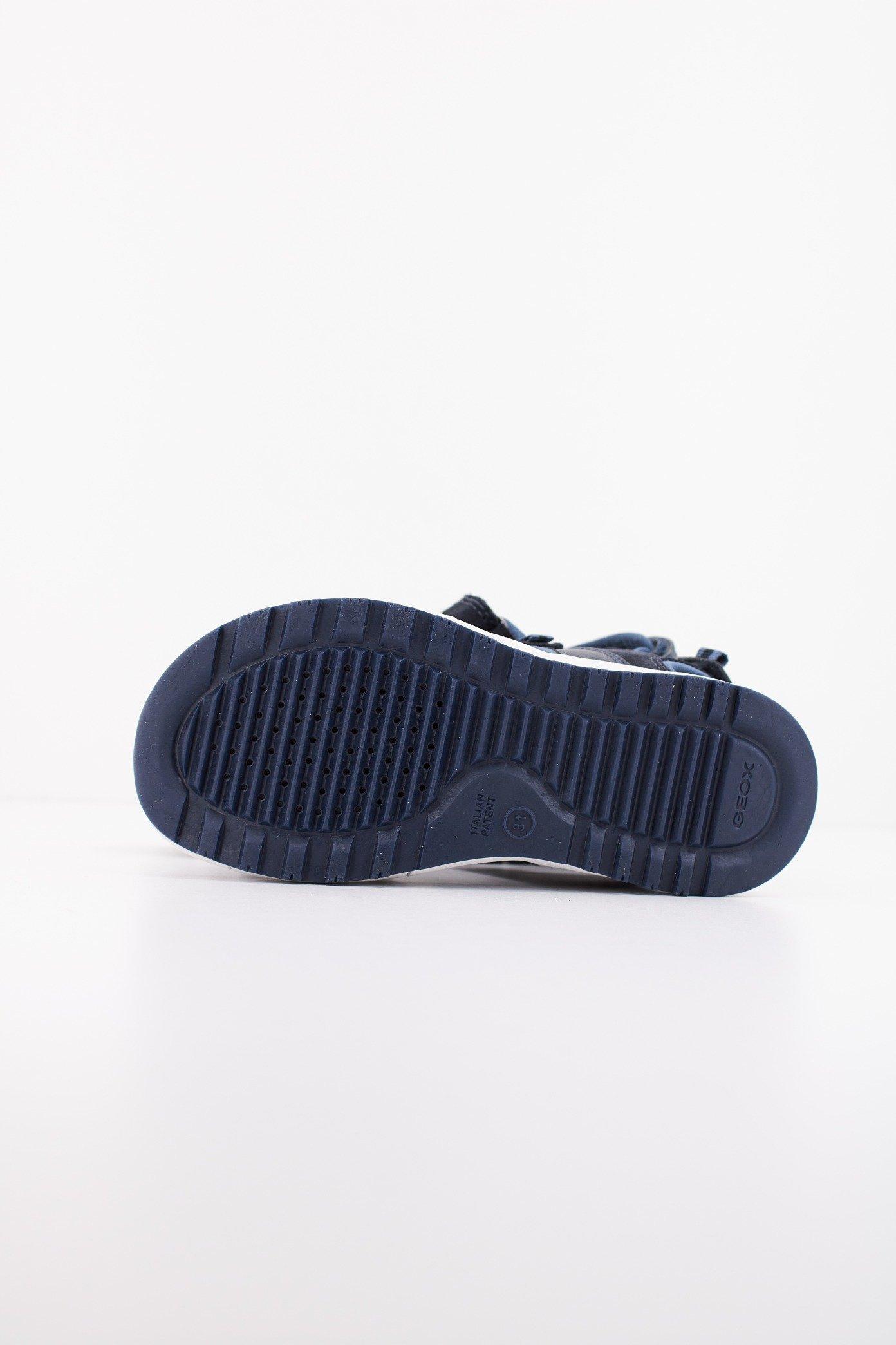 GEOX J SANDAL ALBEN BOY en color AZUL (4)