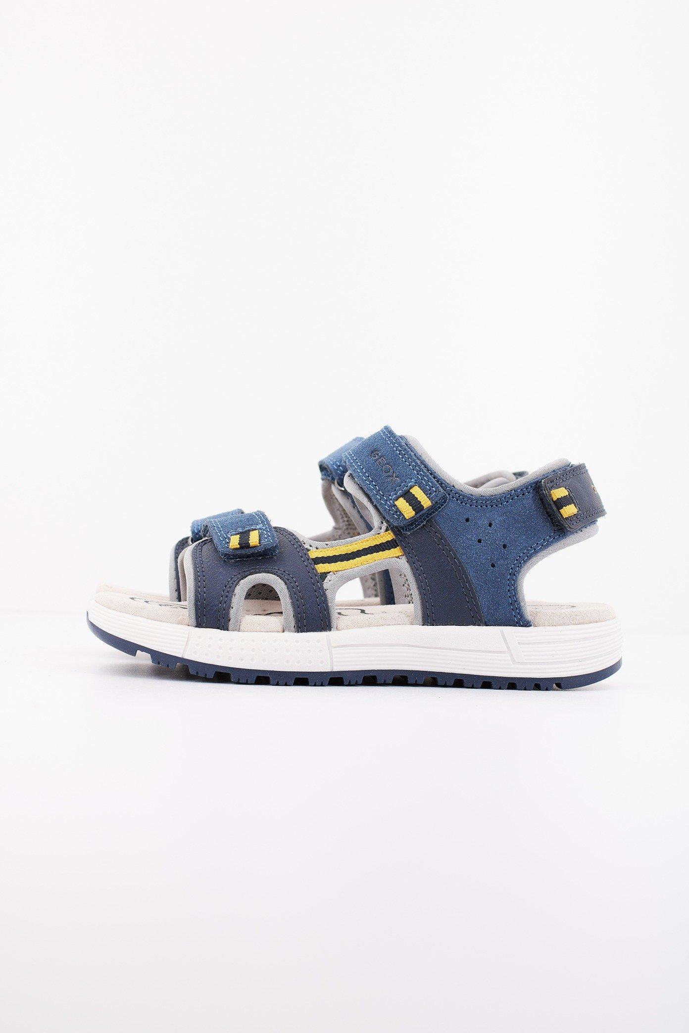 GEOX J SANDAL ALBEN BOY en color AZUL (1)