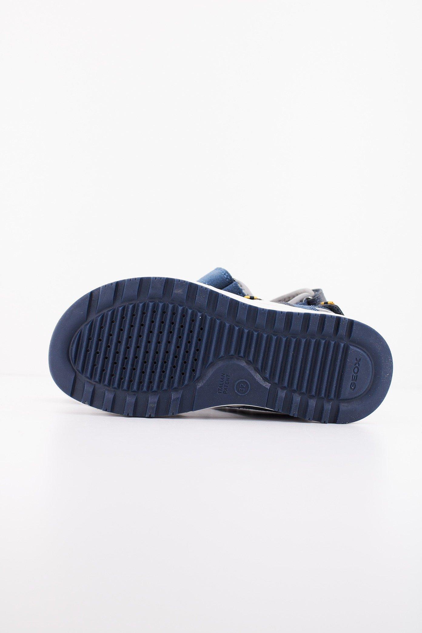 GEOX J SANDAL ALBEN BOY en color AZUL (4)