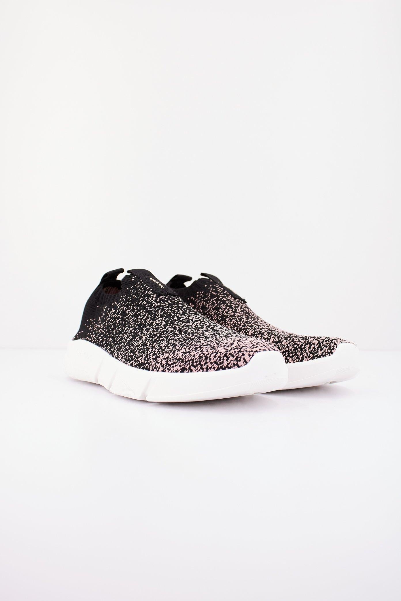 GEOX J ARIL GIRL en color NEGRO (2)
