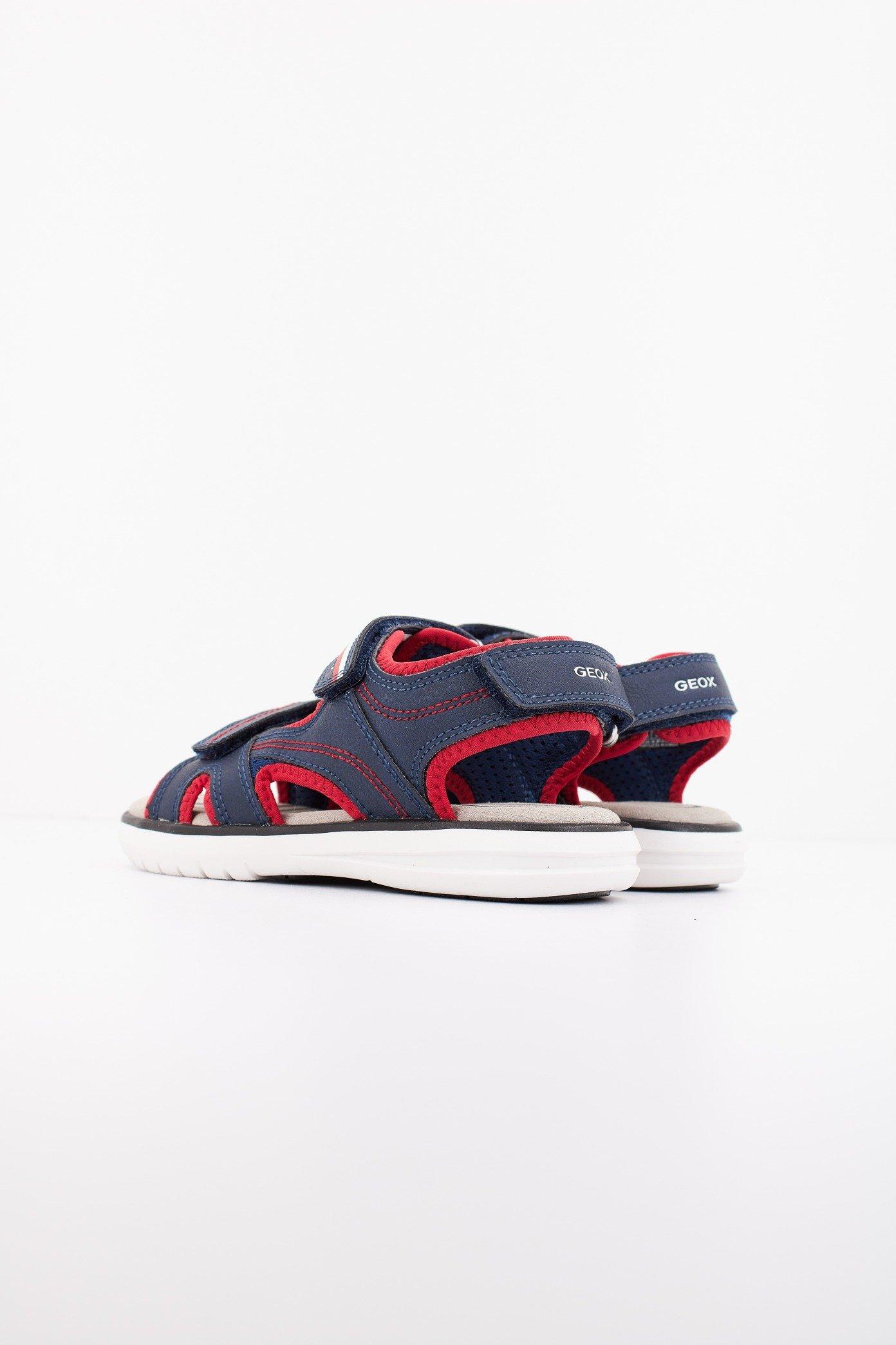 GEOX J SANDAL MARATEA BOY en color AZUL (3)