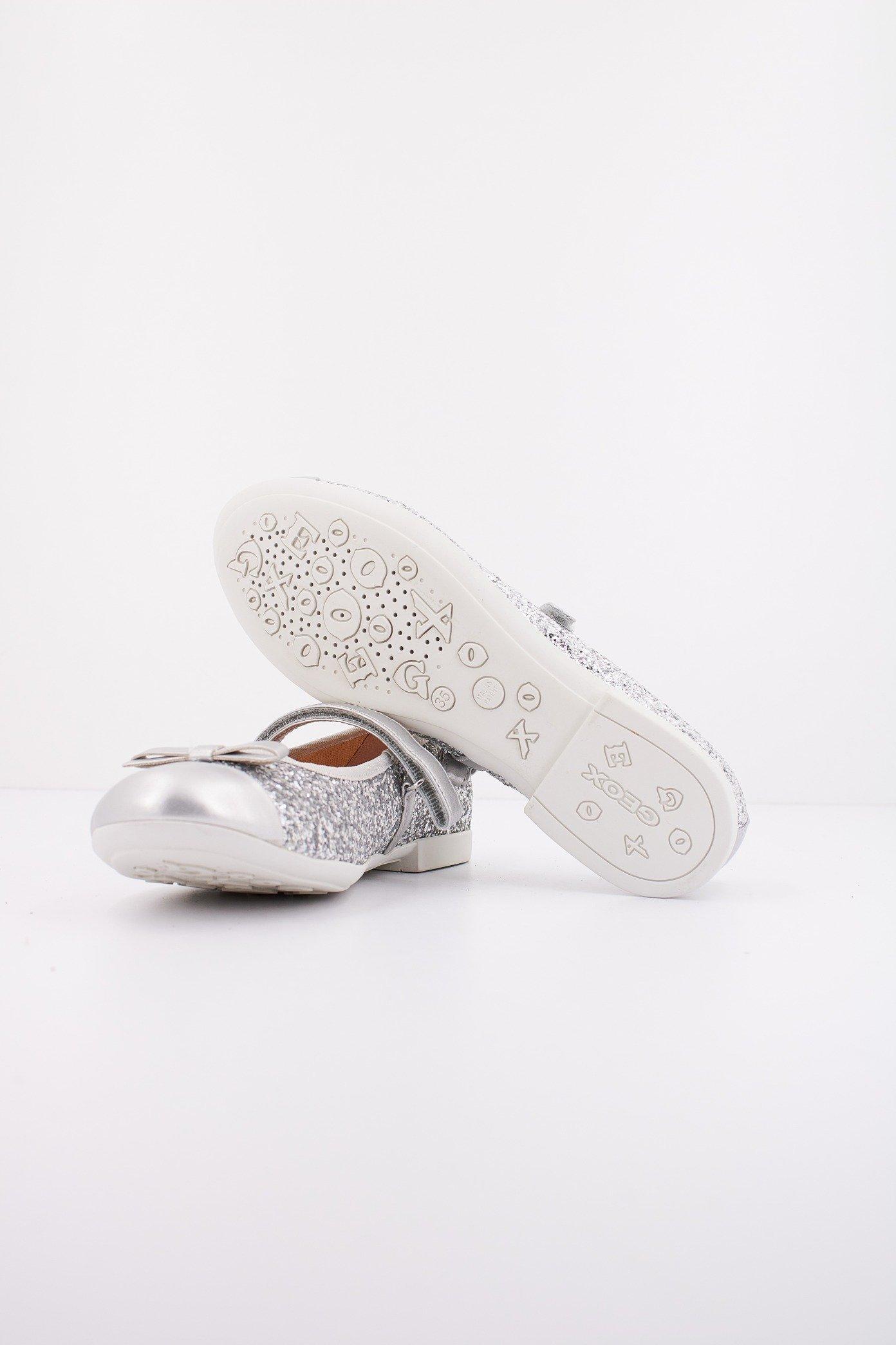 GEOX JR PLIE' en color PLATA (4)