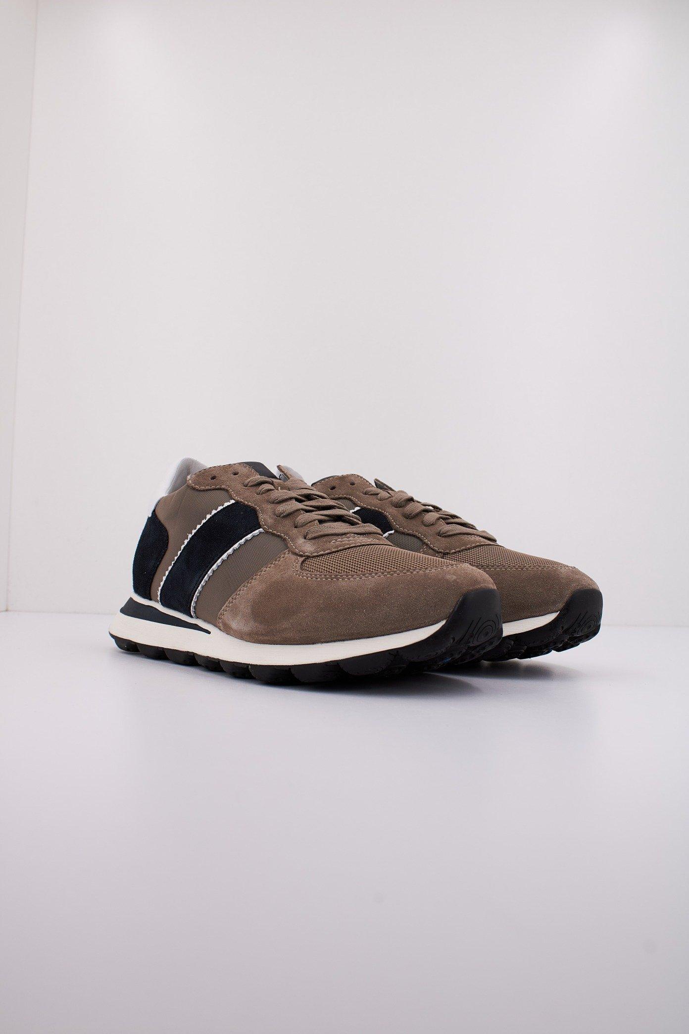 GEOX U SPHERICA VSERIES en color MARRON (2)