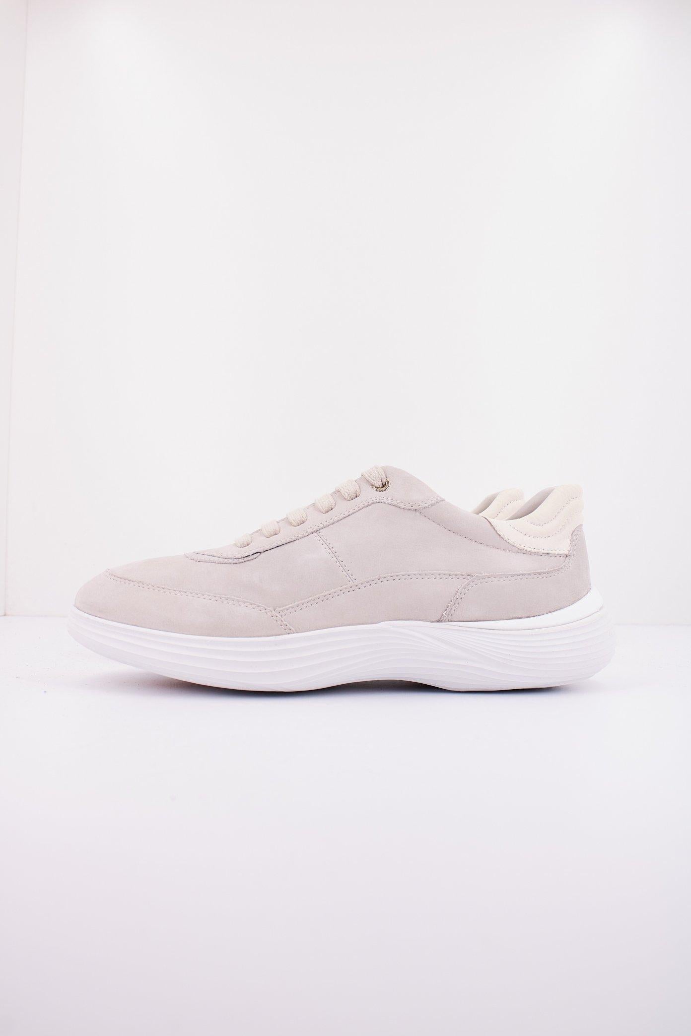 GEOX U FLUCTIS en color BEIS (1)