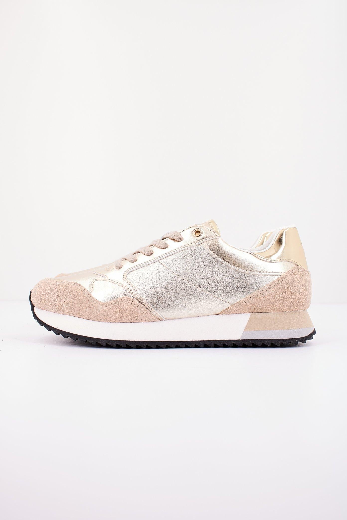 GEOX D DORALEA en color ORO (1)
