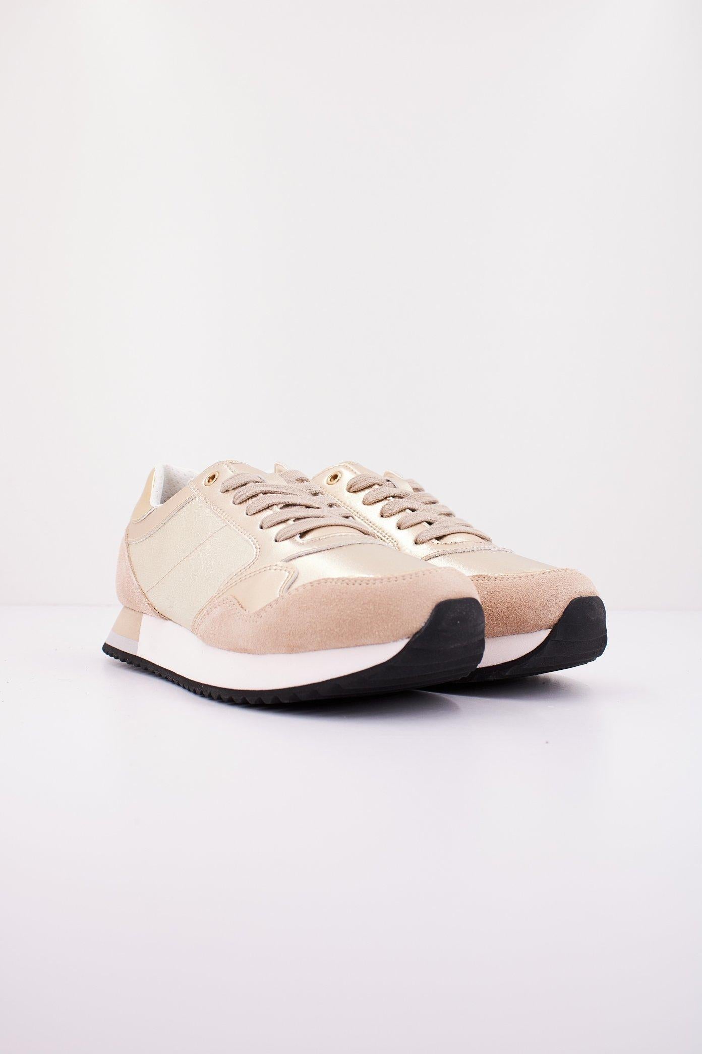 GEOX D DORALEA en color ORO (2)