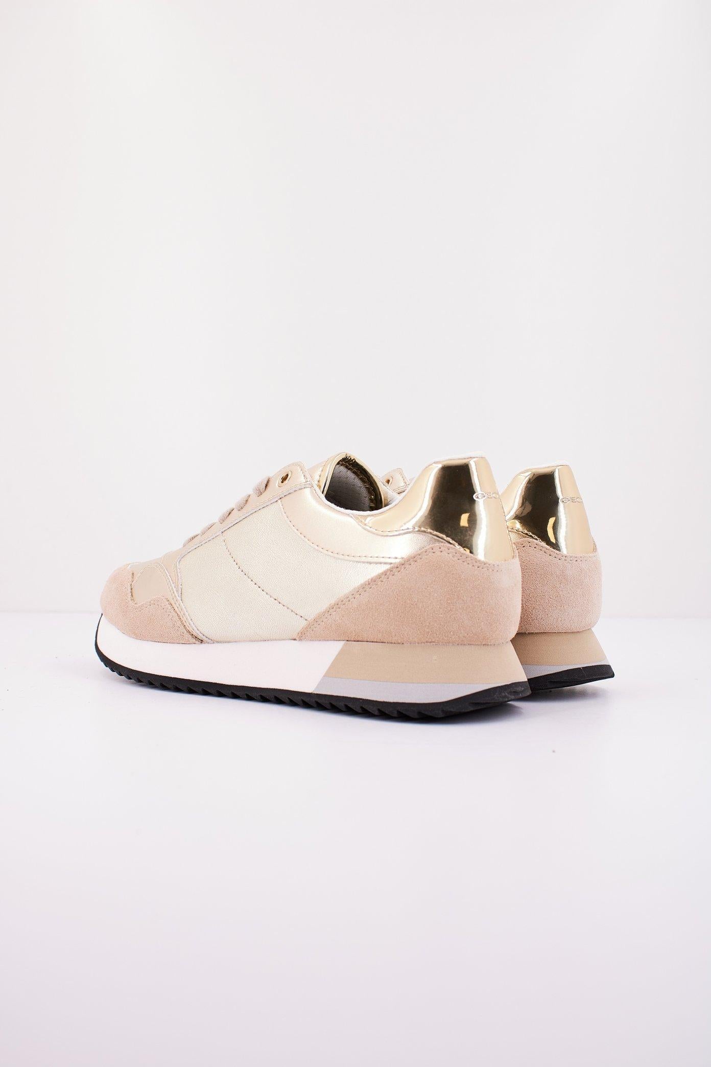 GEOX D DORALEA en color ORO (3)