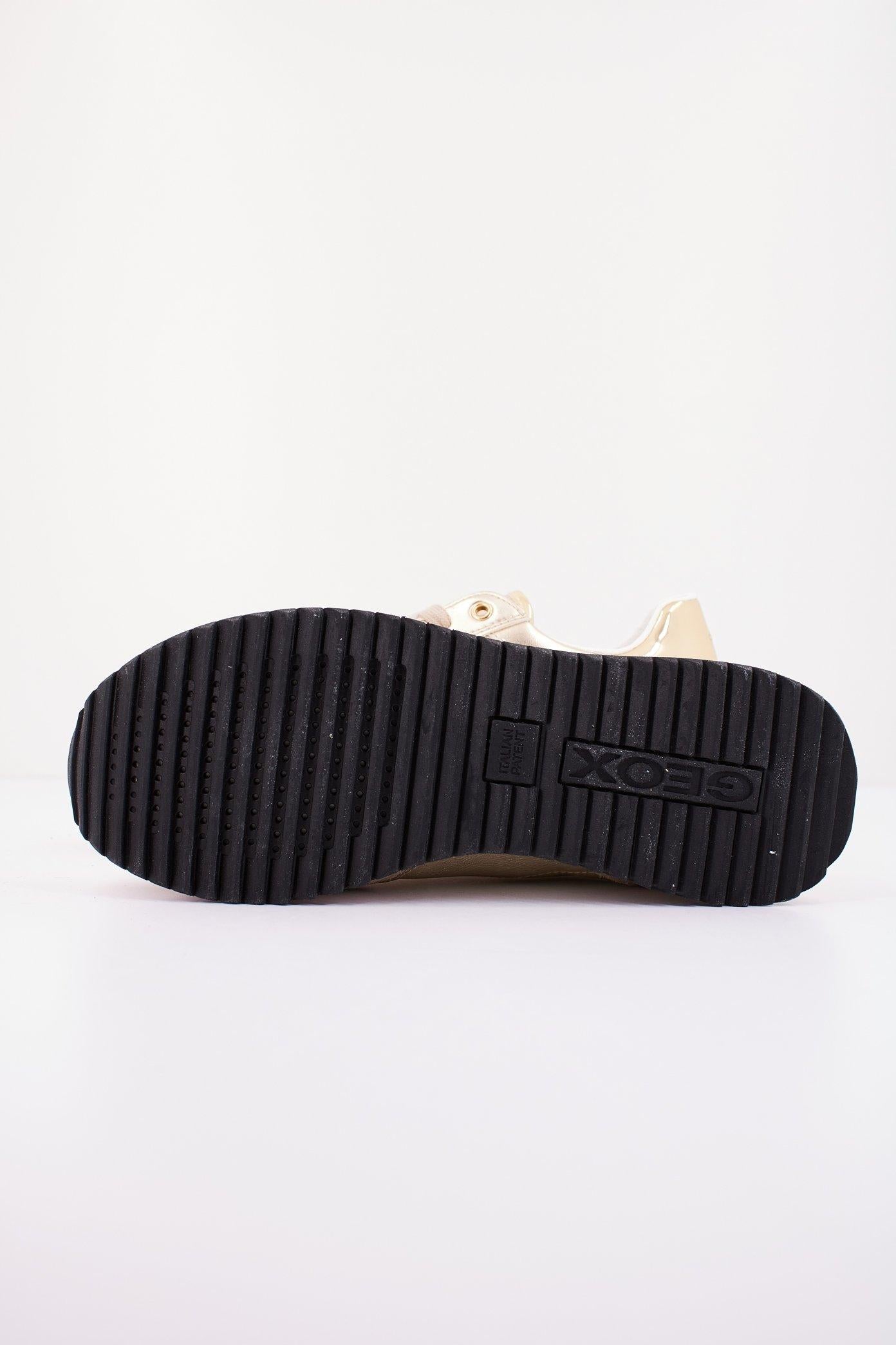 GEOX D DORALEA en color ORO (4)