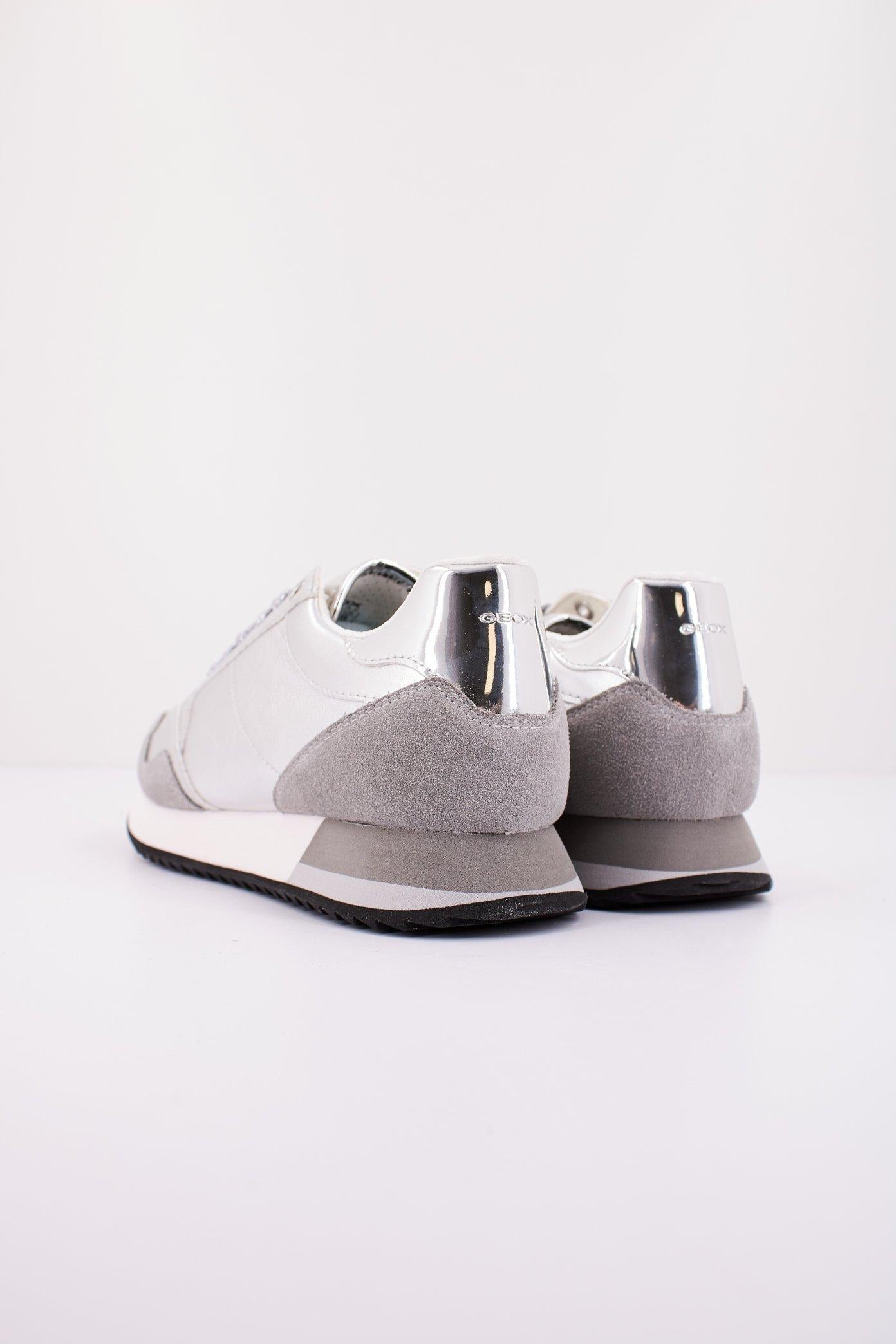 GEOX D DORALEA en color PLATA (3)