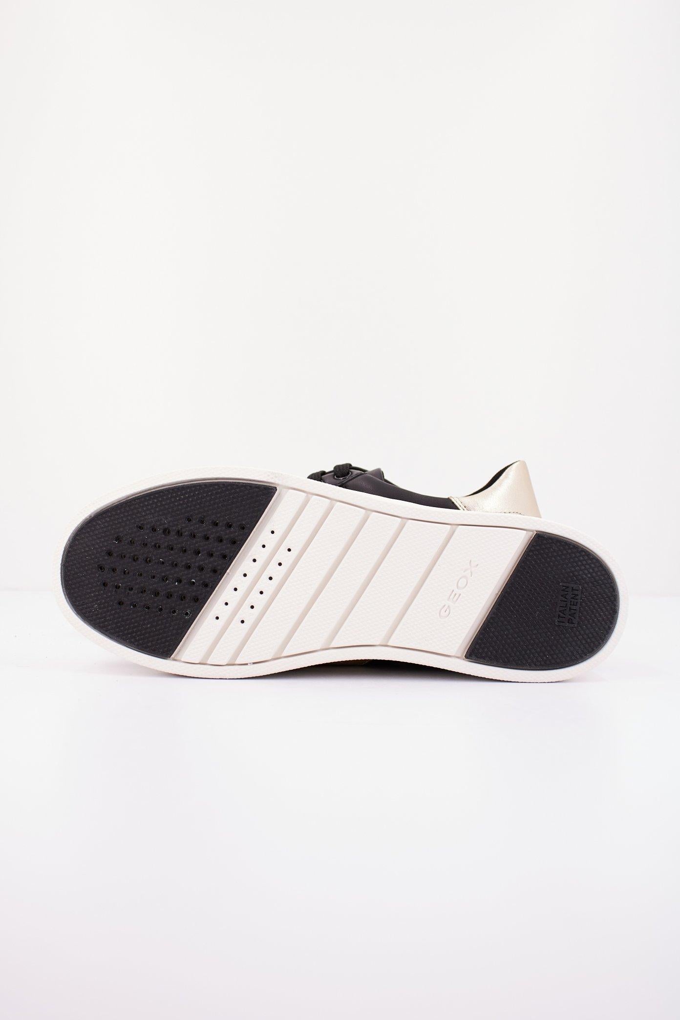 GEOX D SKYELY en color NEGRO (4)
