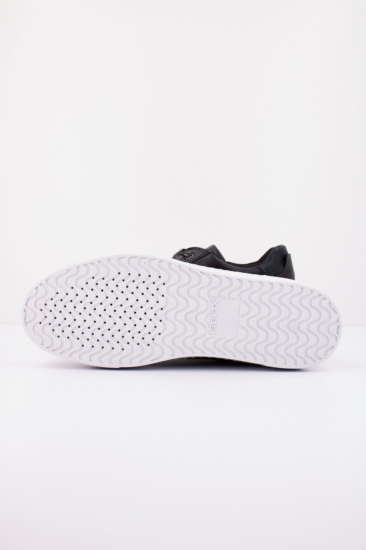 GEOX D CLAUDIN en color NEGRO (4)