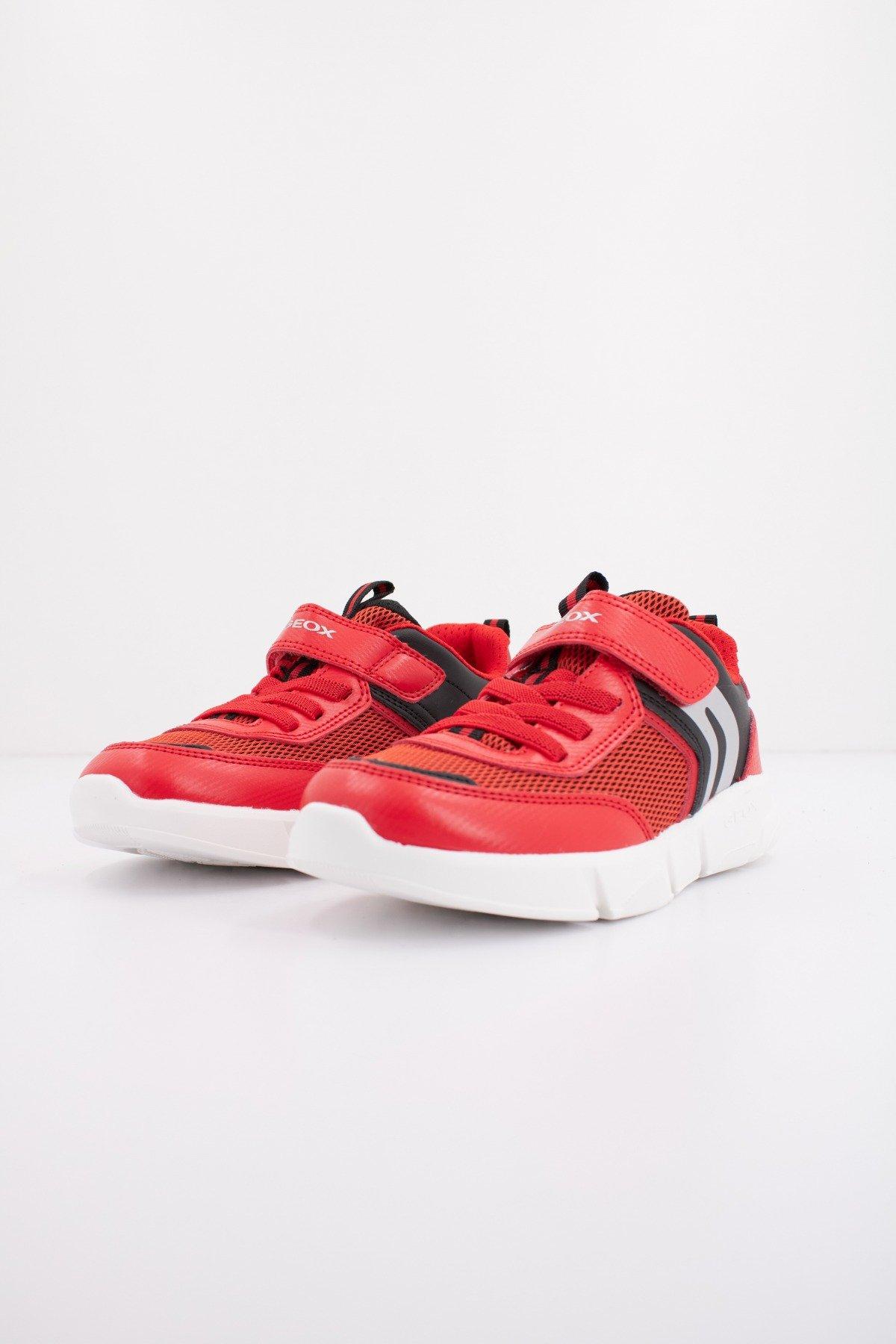 GEOX J ARIL BOY en color ROJO (2)