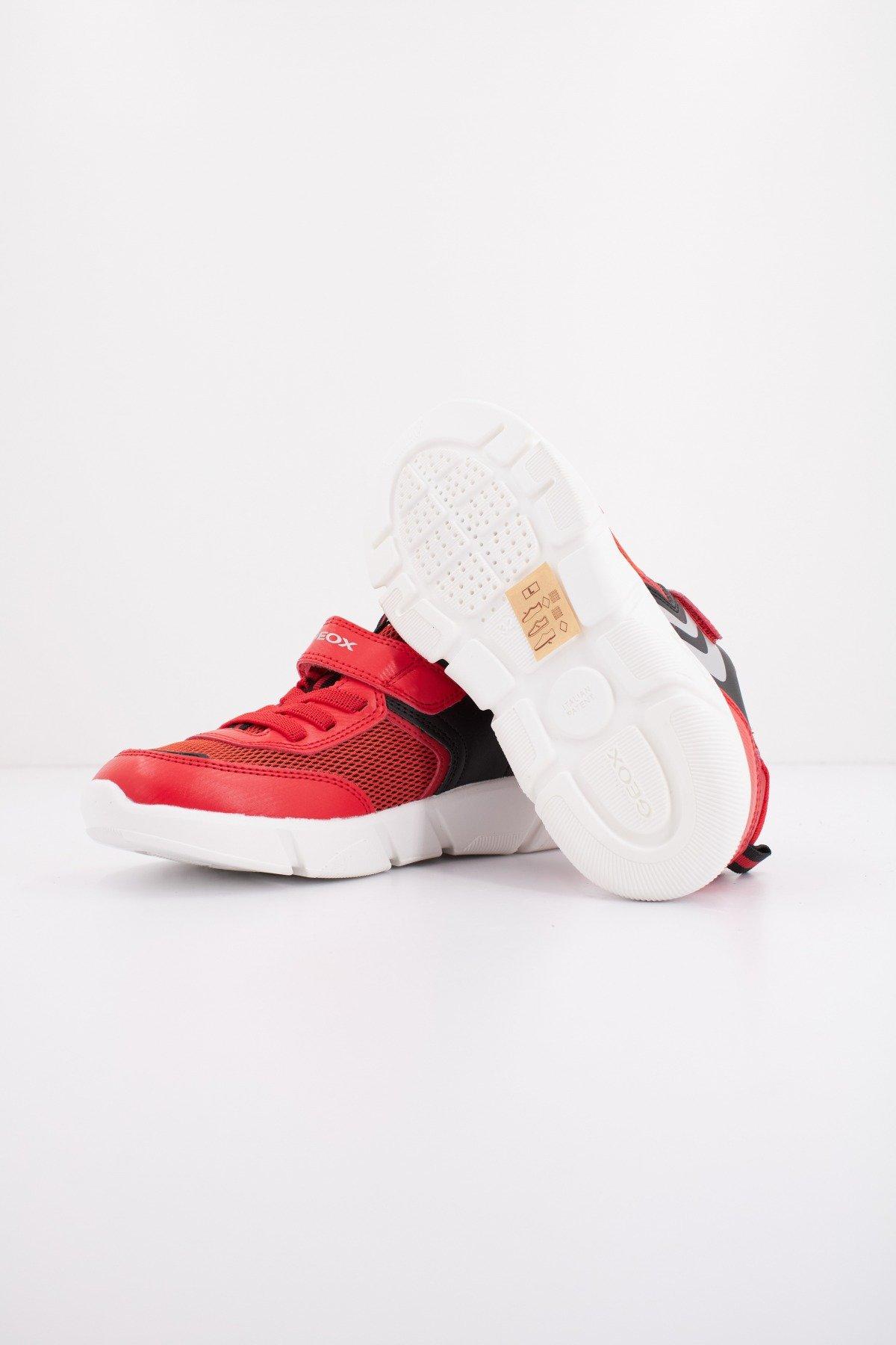 GEOX J ARIL BOY en color ROJO (4)