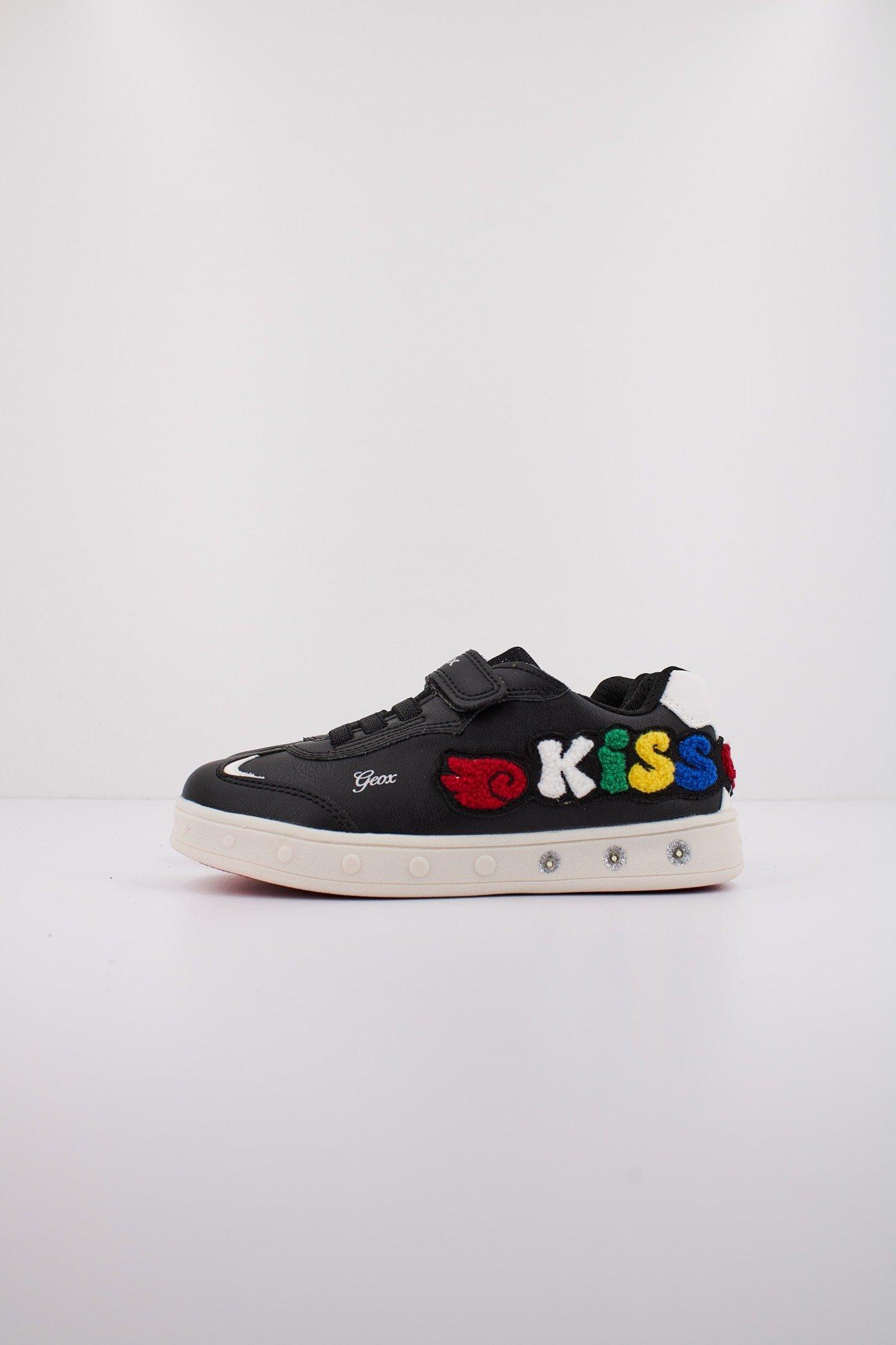 GEOX J SKYLIN GIRL en color NEGRO (1)