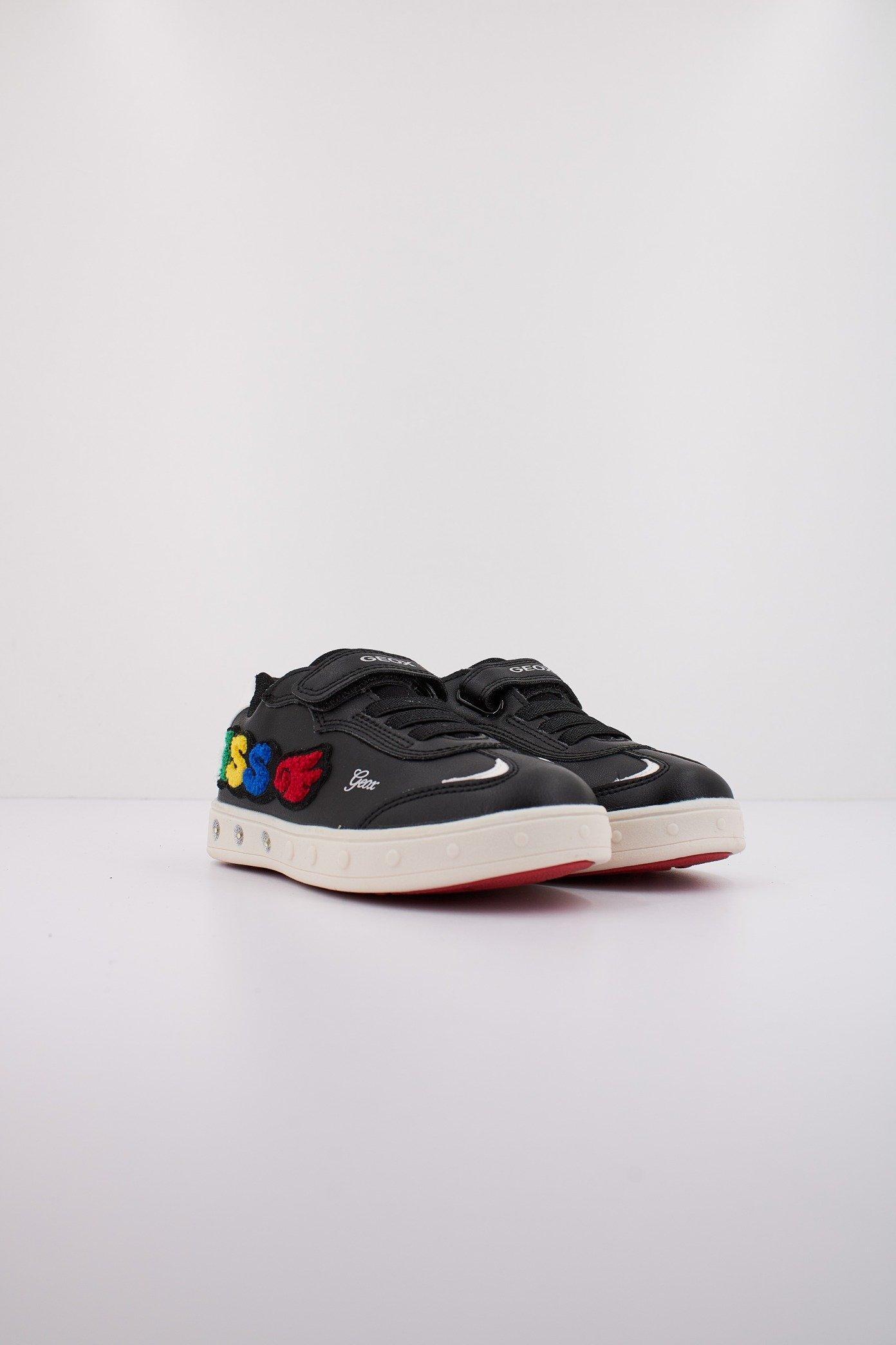 GEOX J SKYLIN GIRL en color NEGRO (2)