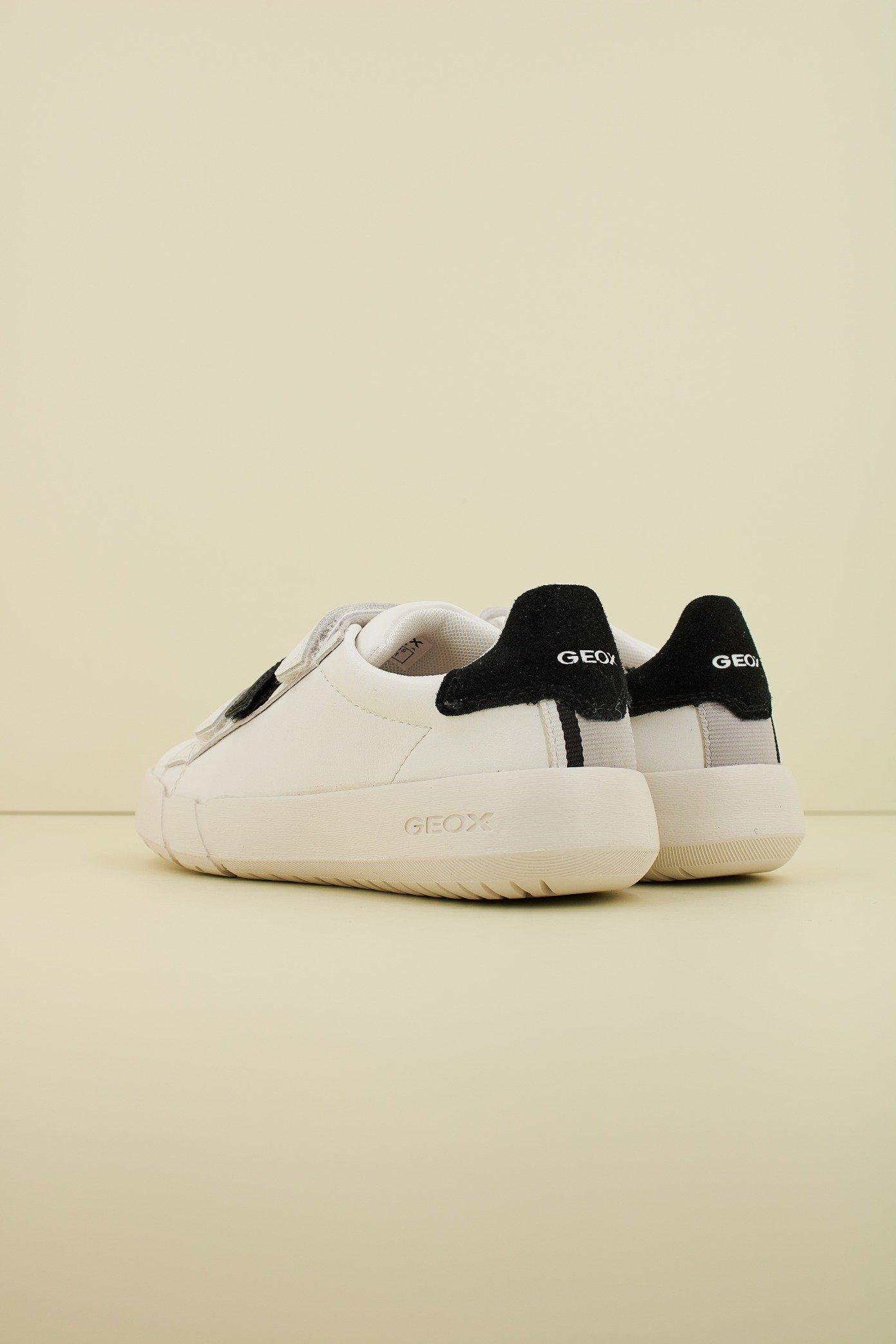 GEOX J HYROO BOY en color BLANCO (3)