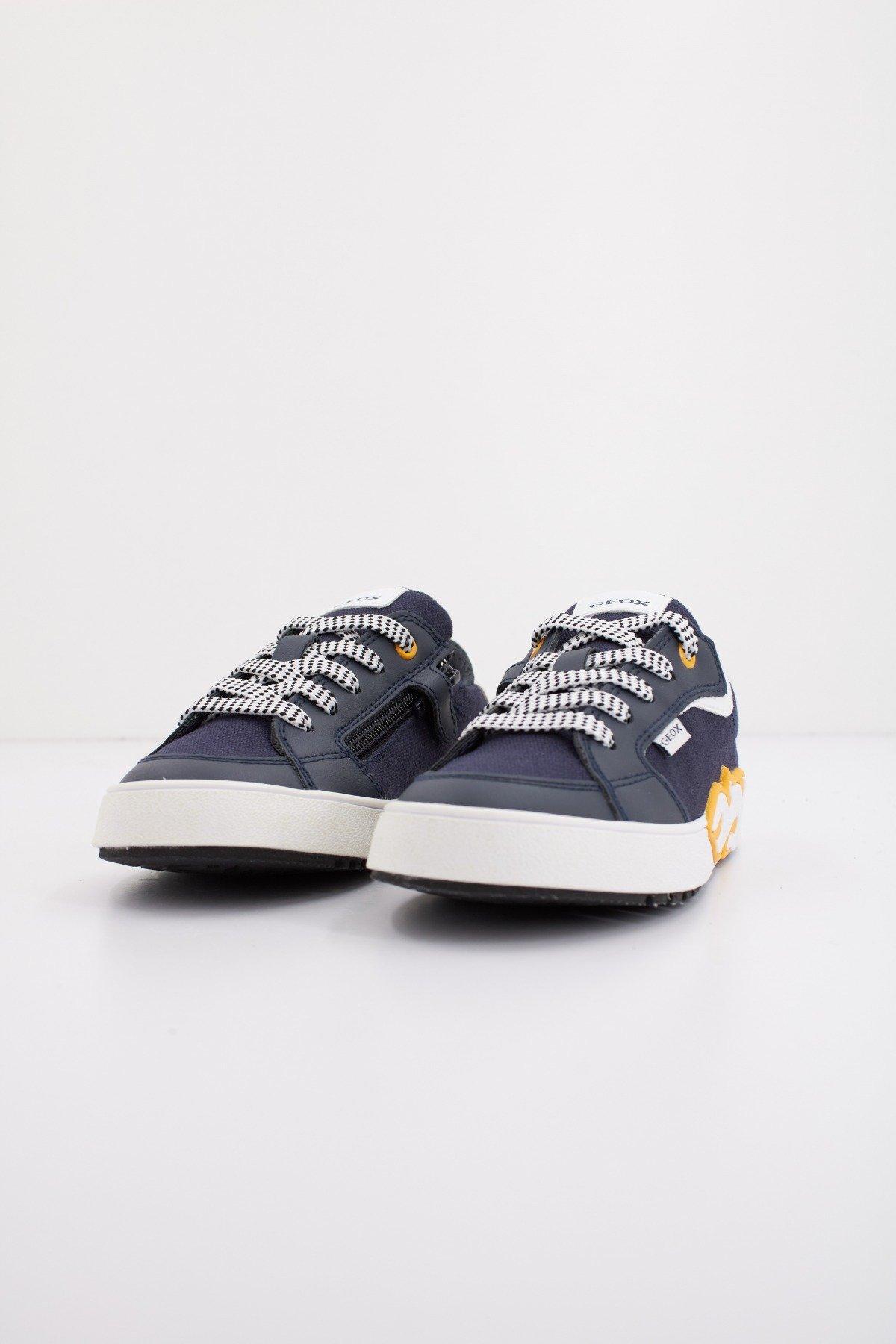 GEOX J ALPHABEET BOY en color AZUL (2)