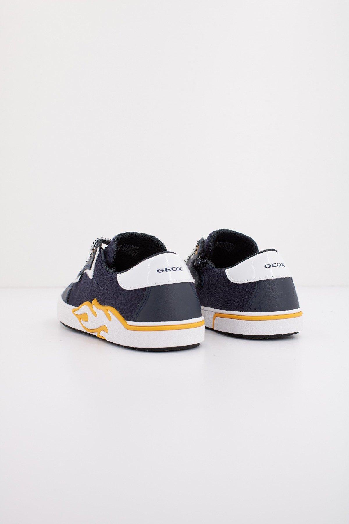 GEOX J ALPHABEET BOY en color AZUL (3)