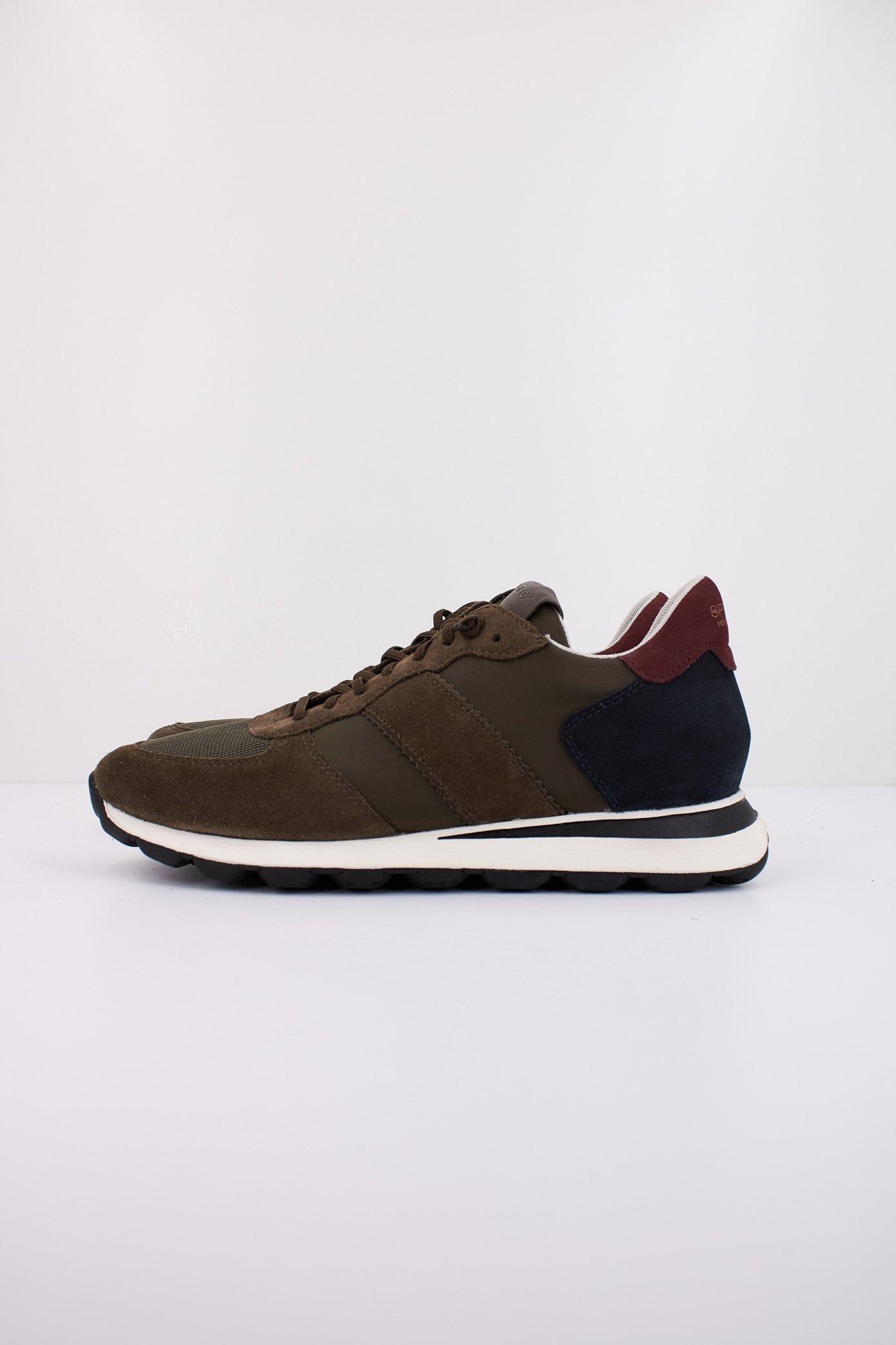 GEOX U SPHERICA VSERIES en color MARRON (1)
