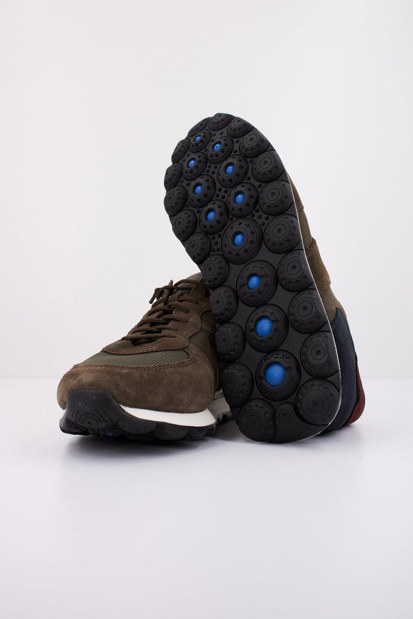 GEOX U SPHERICA VSERIES en color MARRON (5)