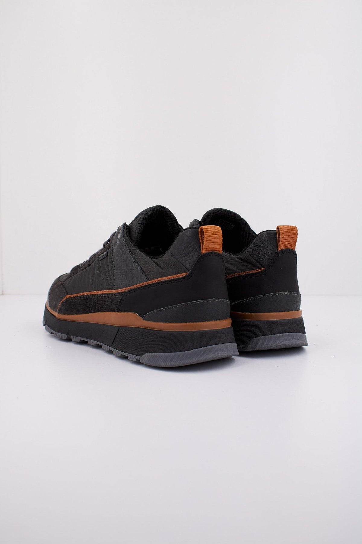 GEOX UCRA en color GRIS (3)