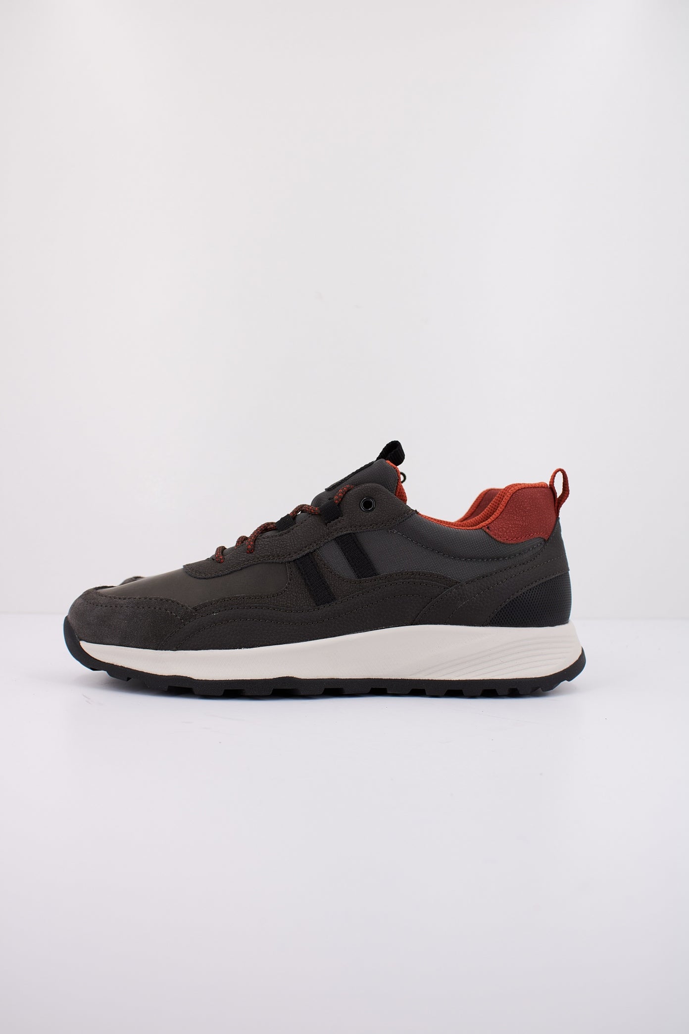 GEOX U TERRESTRE en color MARRON (1)
