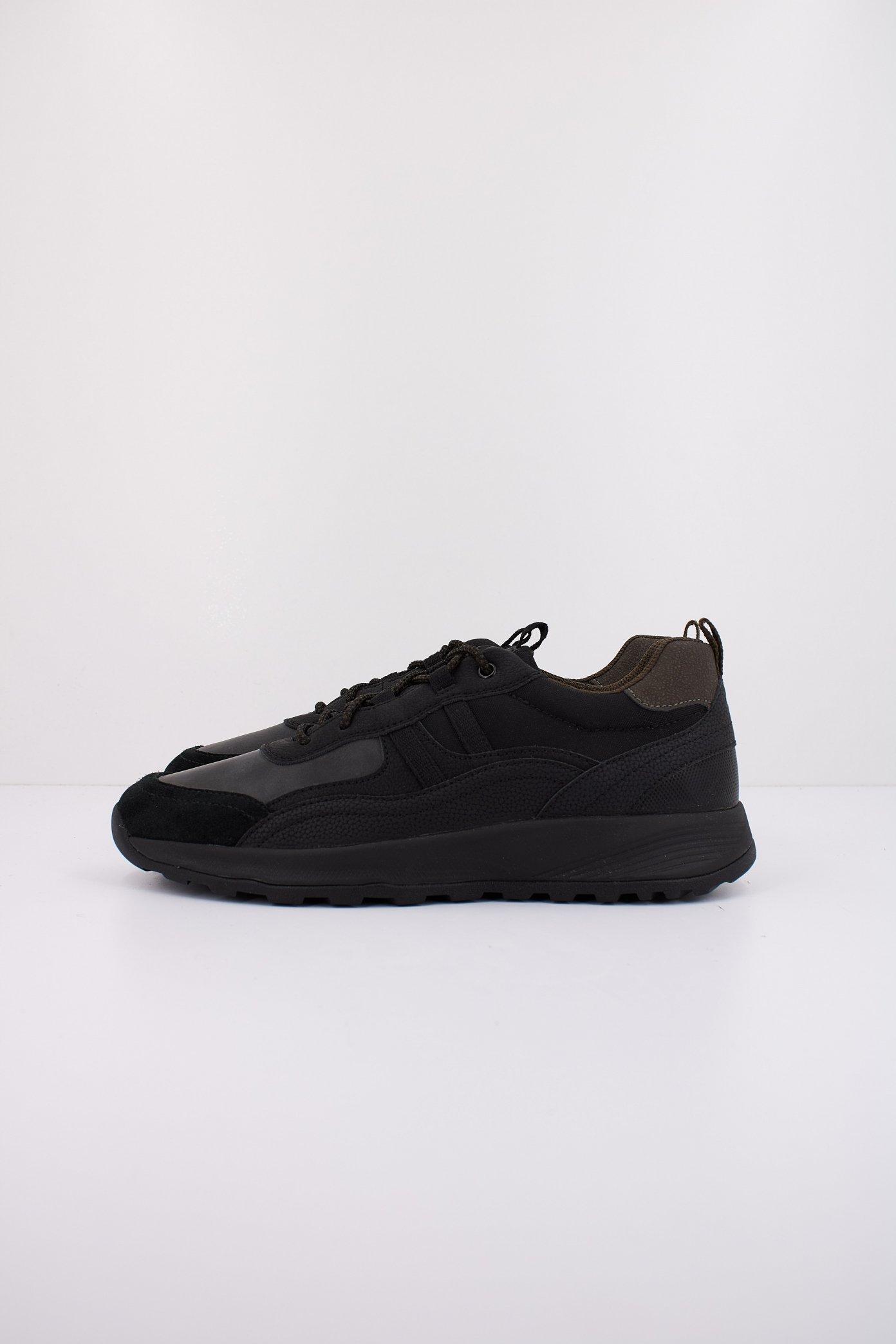 GEOX U TERRESTRE en color NEGRO (1)