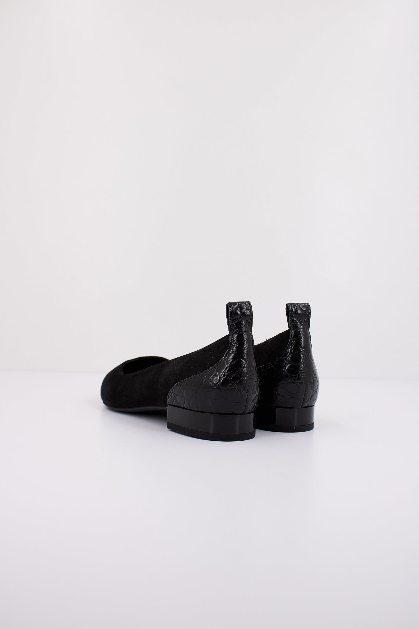 GEOX D CHARYSSA en color NEGRO (4)