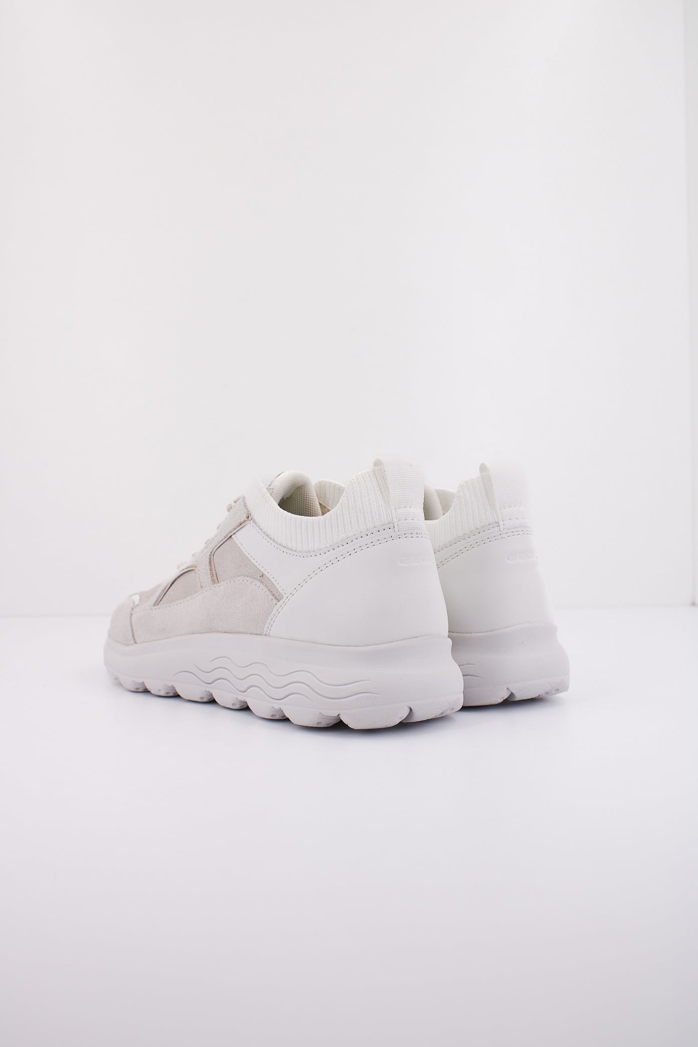 GEOX D SPHERICA en color BLANCO (4)