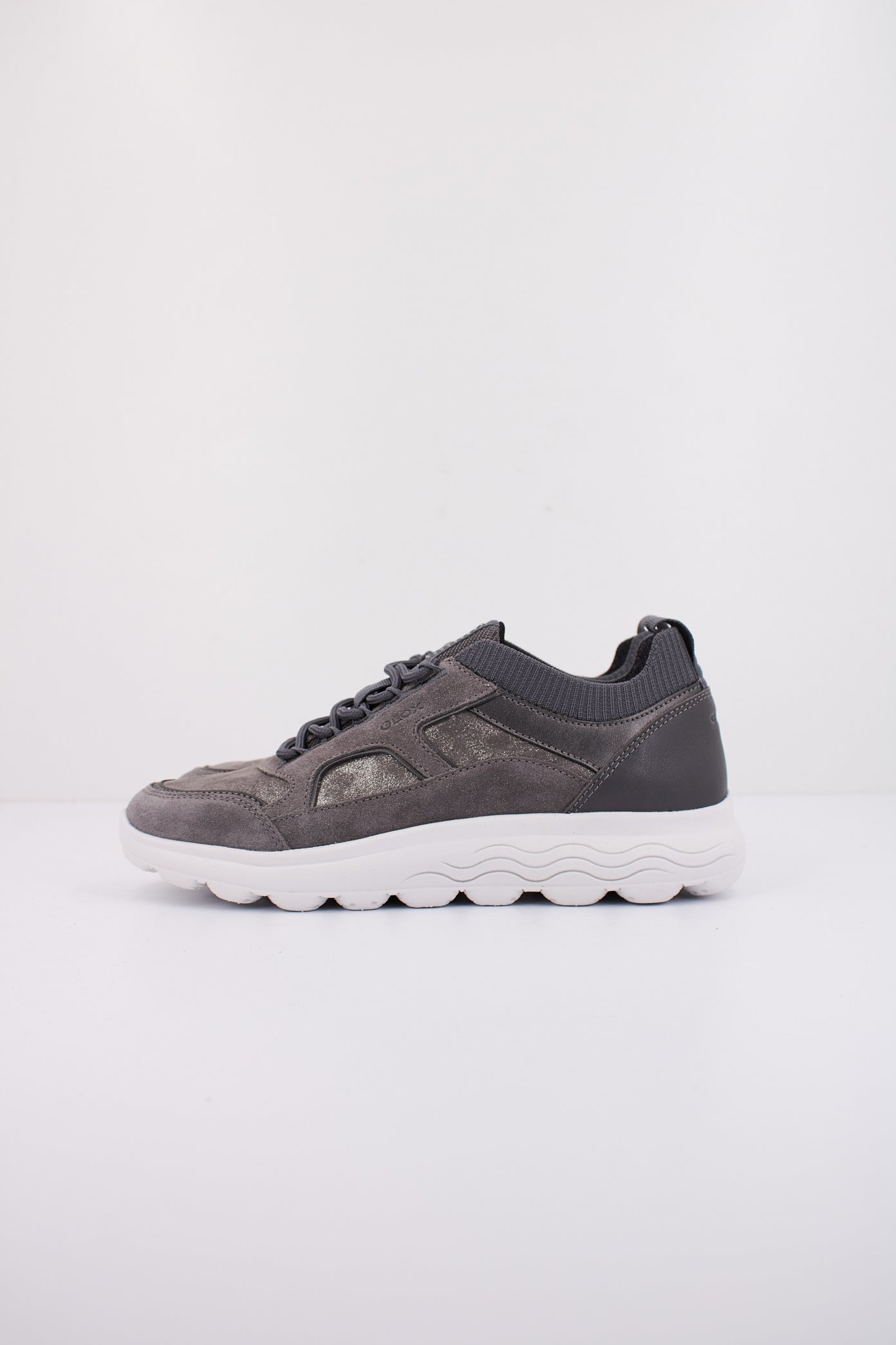 GEOX D SPHERICA en color GRIS (1)