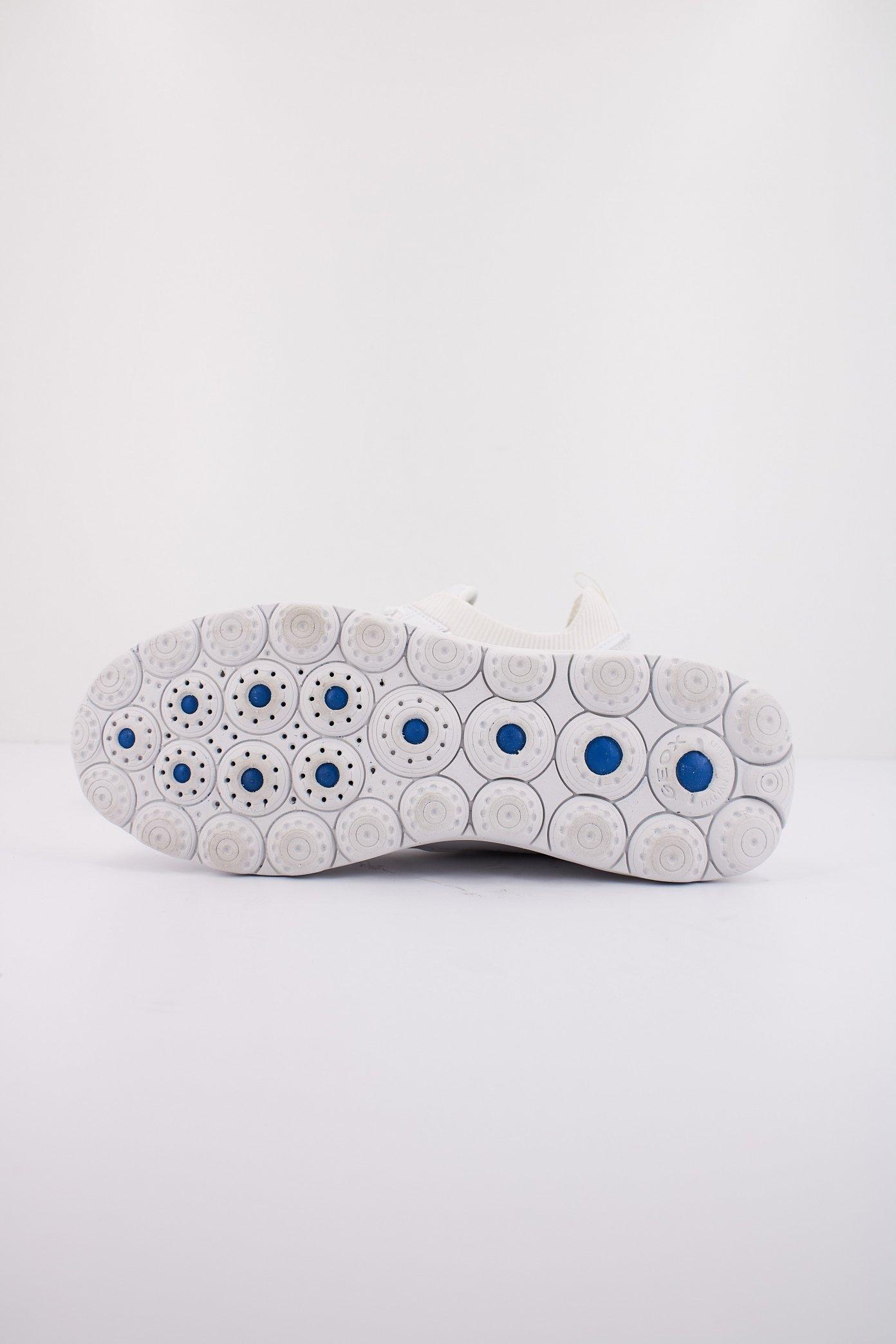 GEOX D SPHERICA en color BLANCO (5)