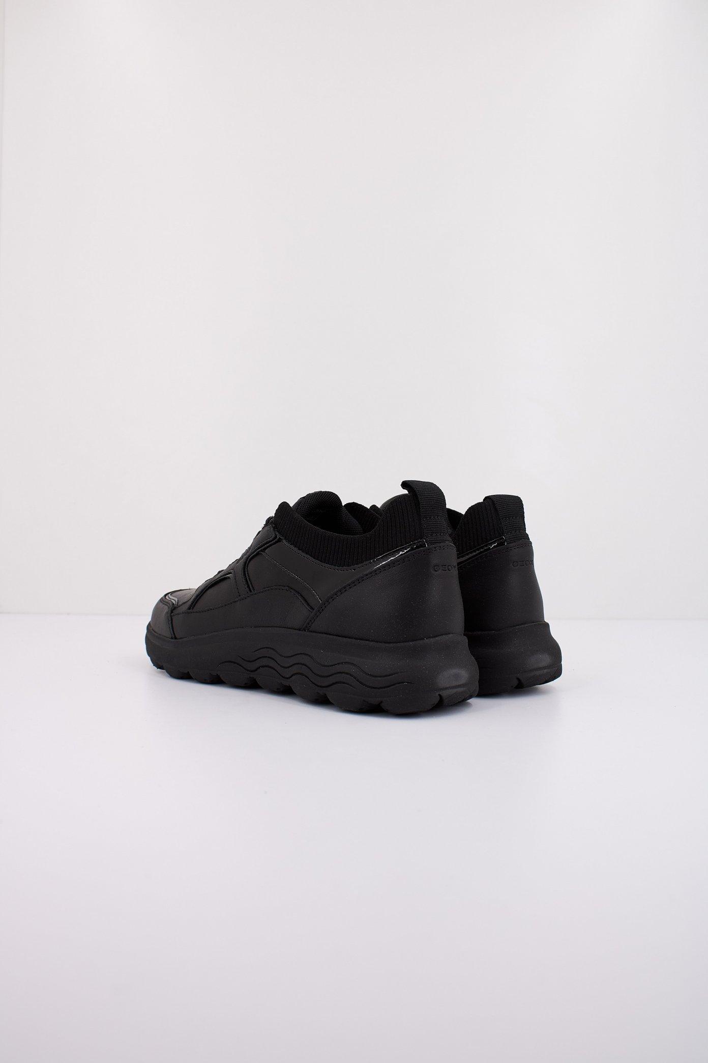 GEOX D SPHERICA en color NEGRO (4)