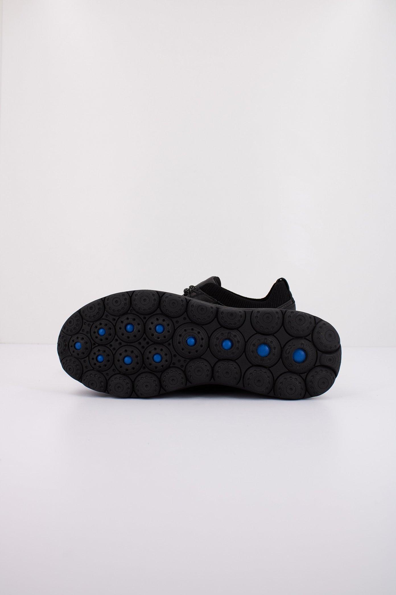 GEOX D SPHERICA en color NEGRO (5)