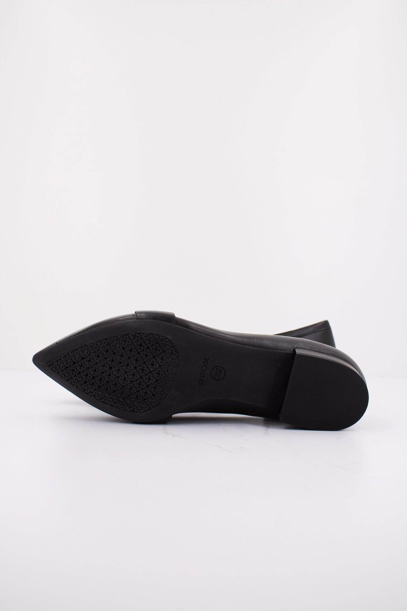 GEOX D CHARYSSA en color NEGRO (5)