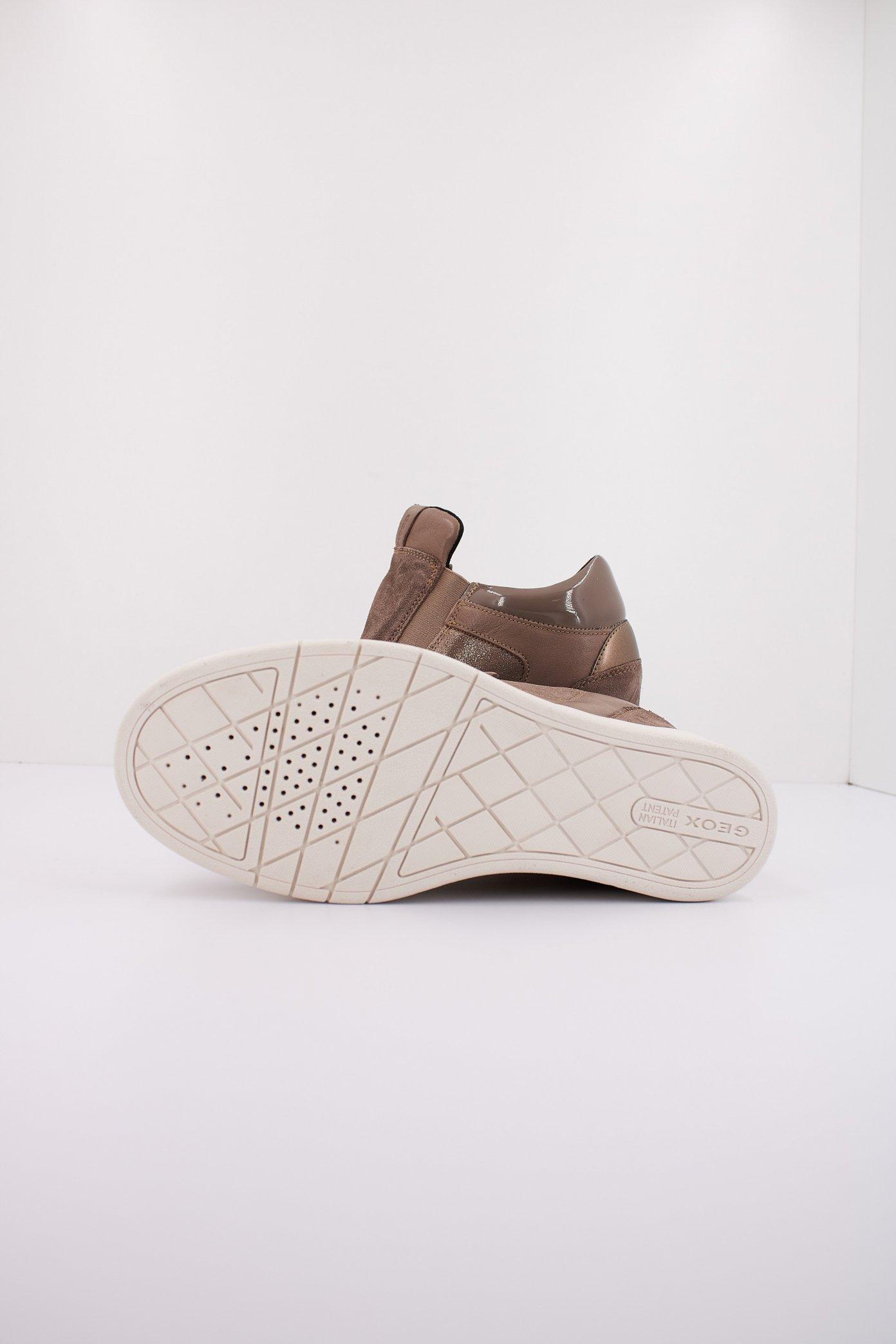 GEOX D MAURICIA en color MARRON (5)