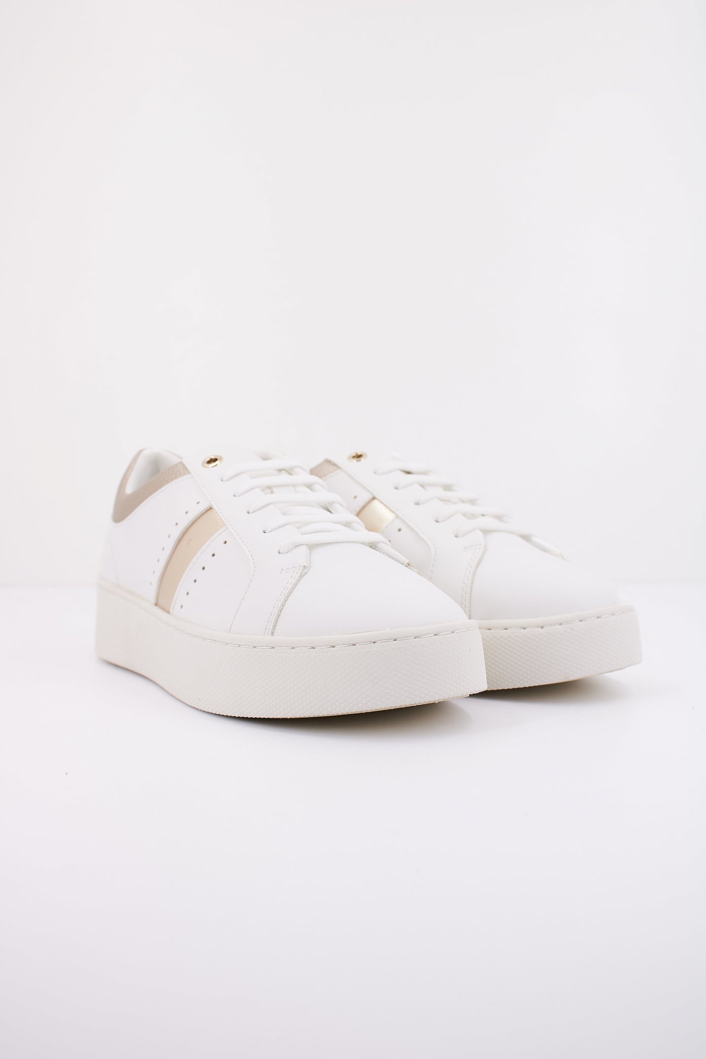 GEOX D SKYELY en color BLANCO (2)