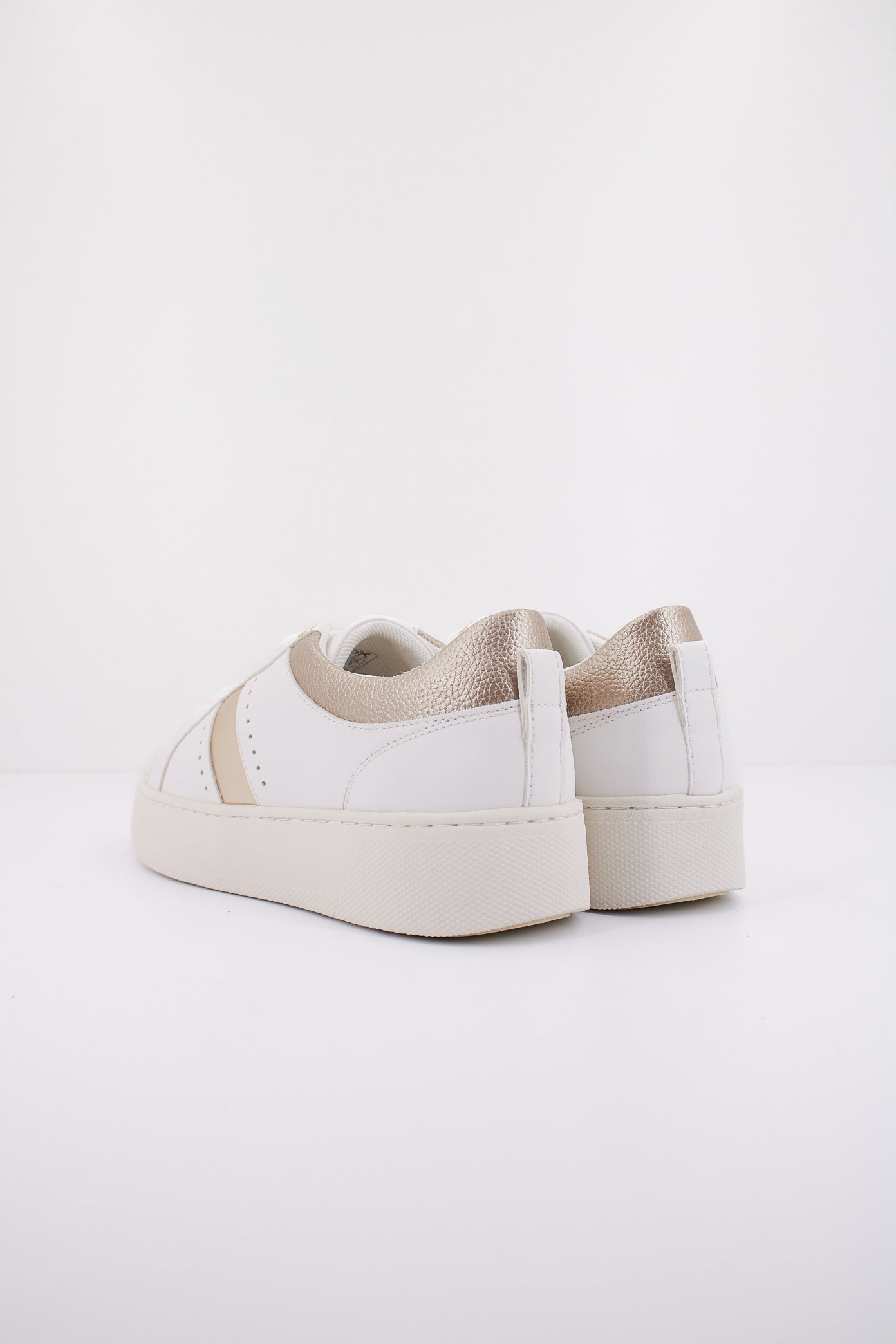 GEOX D SKYELY en color BLANCO (4)