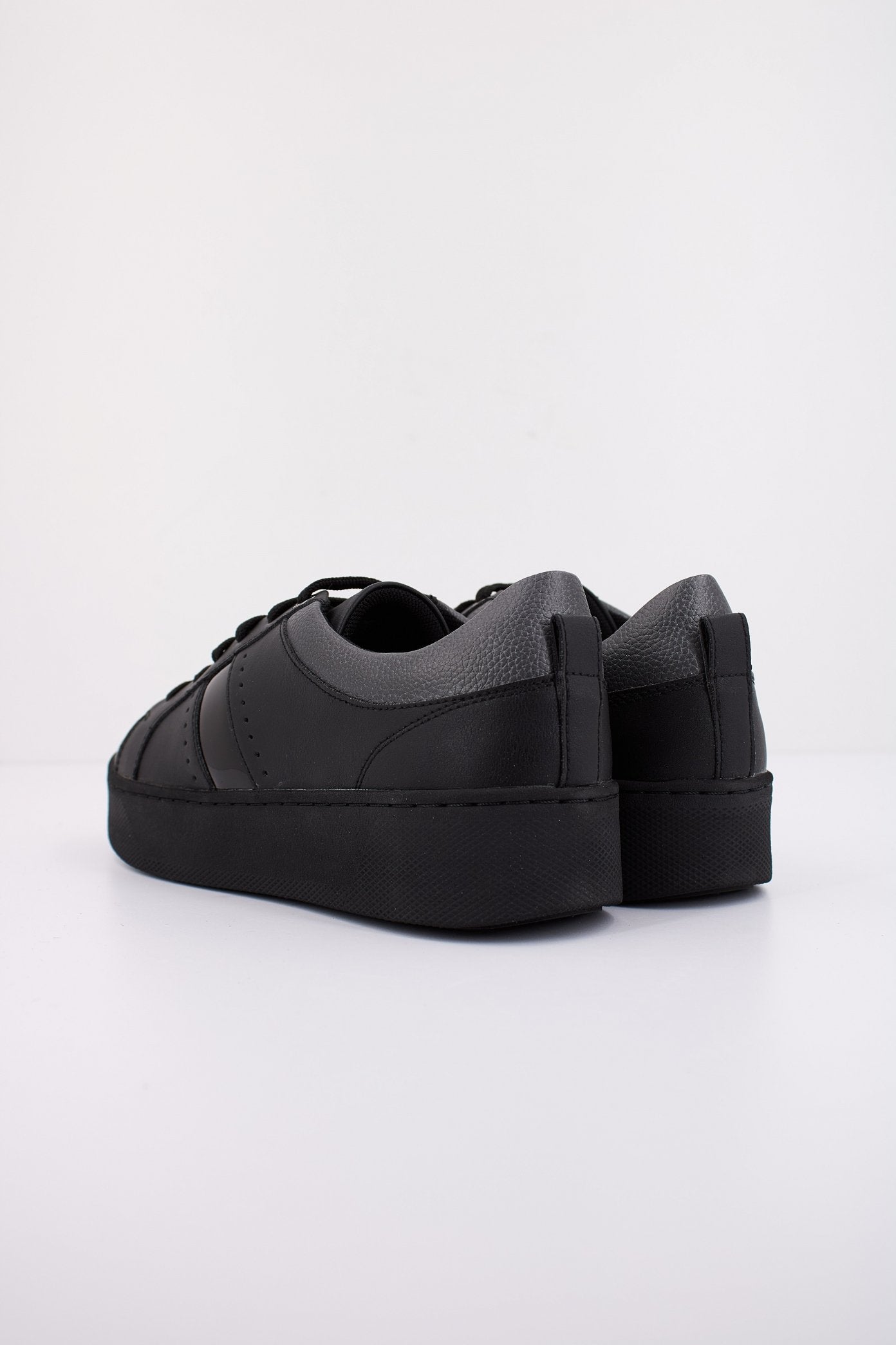 GEOX D SKYELY en color NEGRO (4)