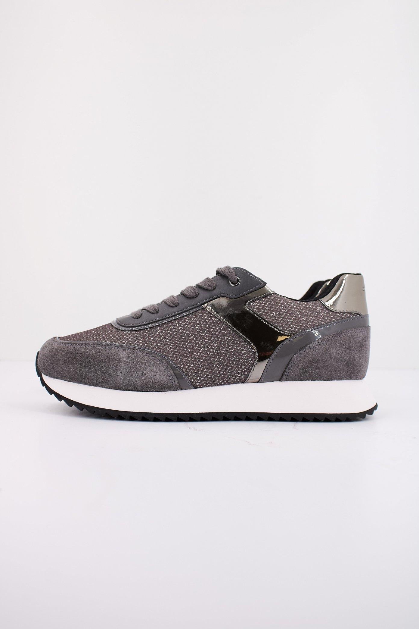 GEOX D DORALEA en color GRIS (1)