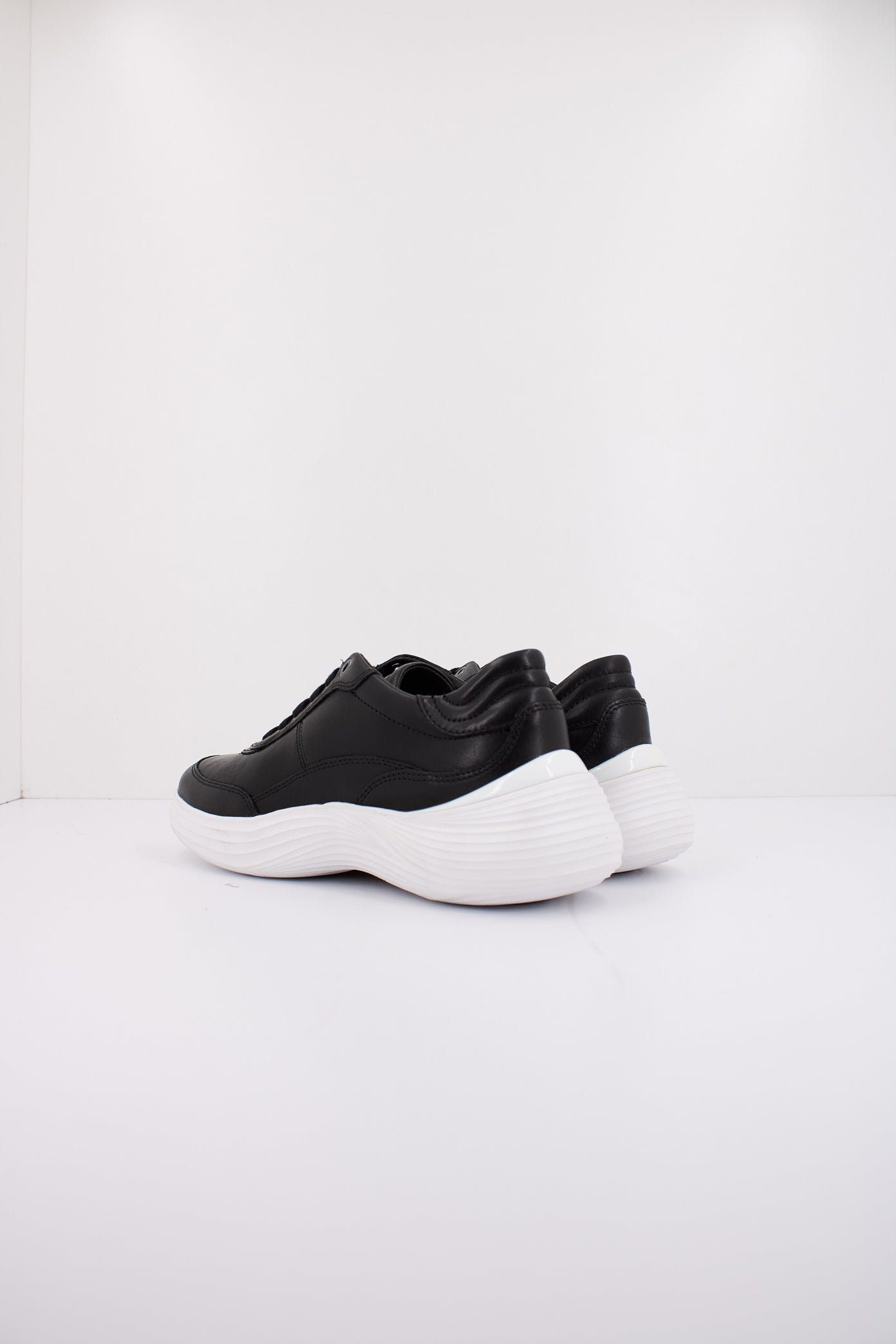 GEOX D FLUCTIS en color NEGRO (4)