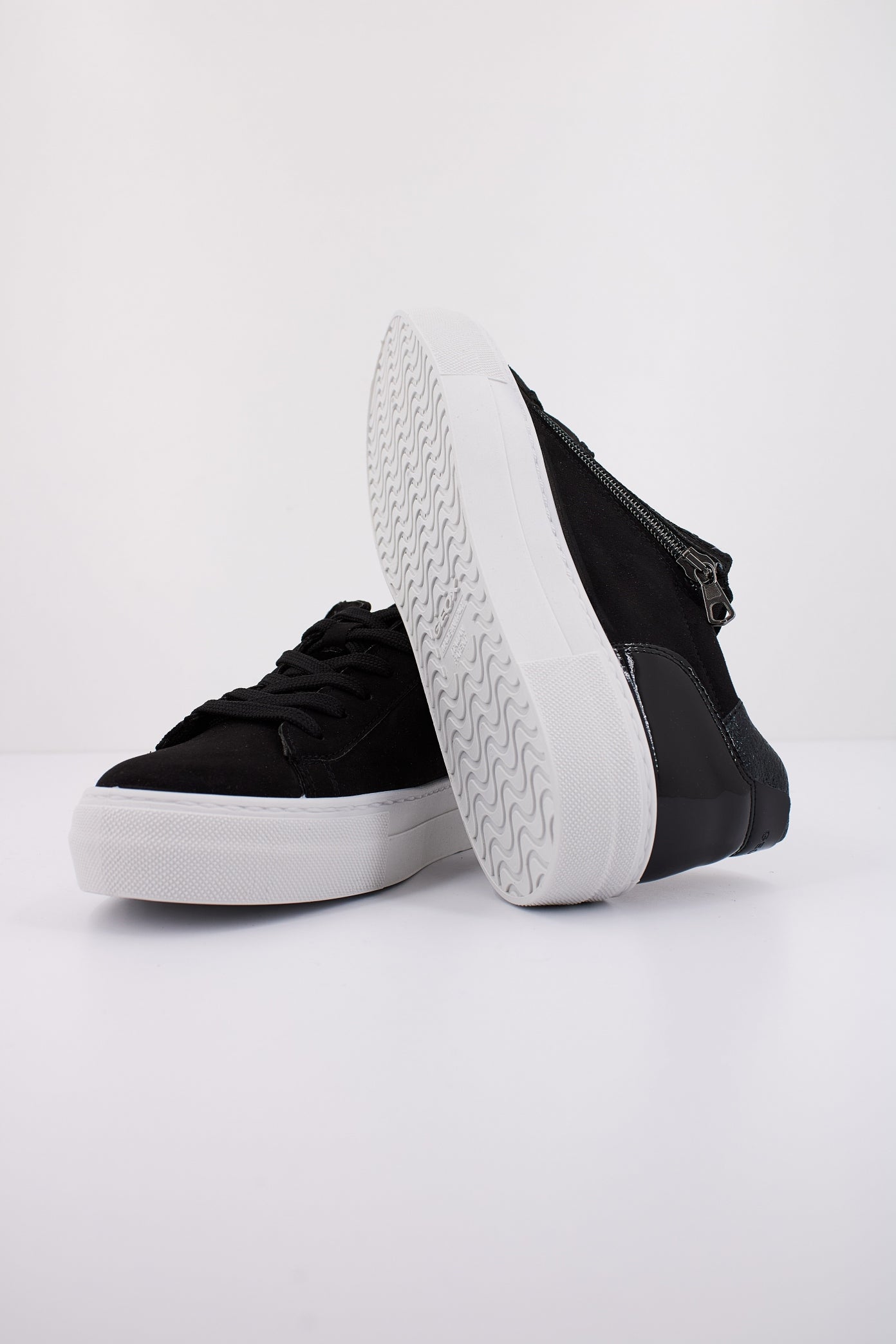 GEOX D CLAUDIN en color NEGRO (5)