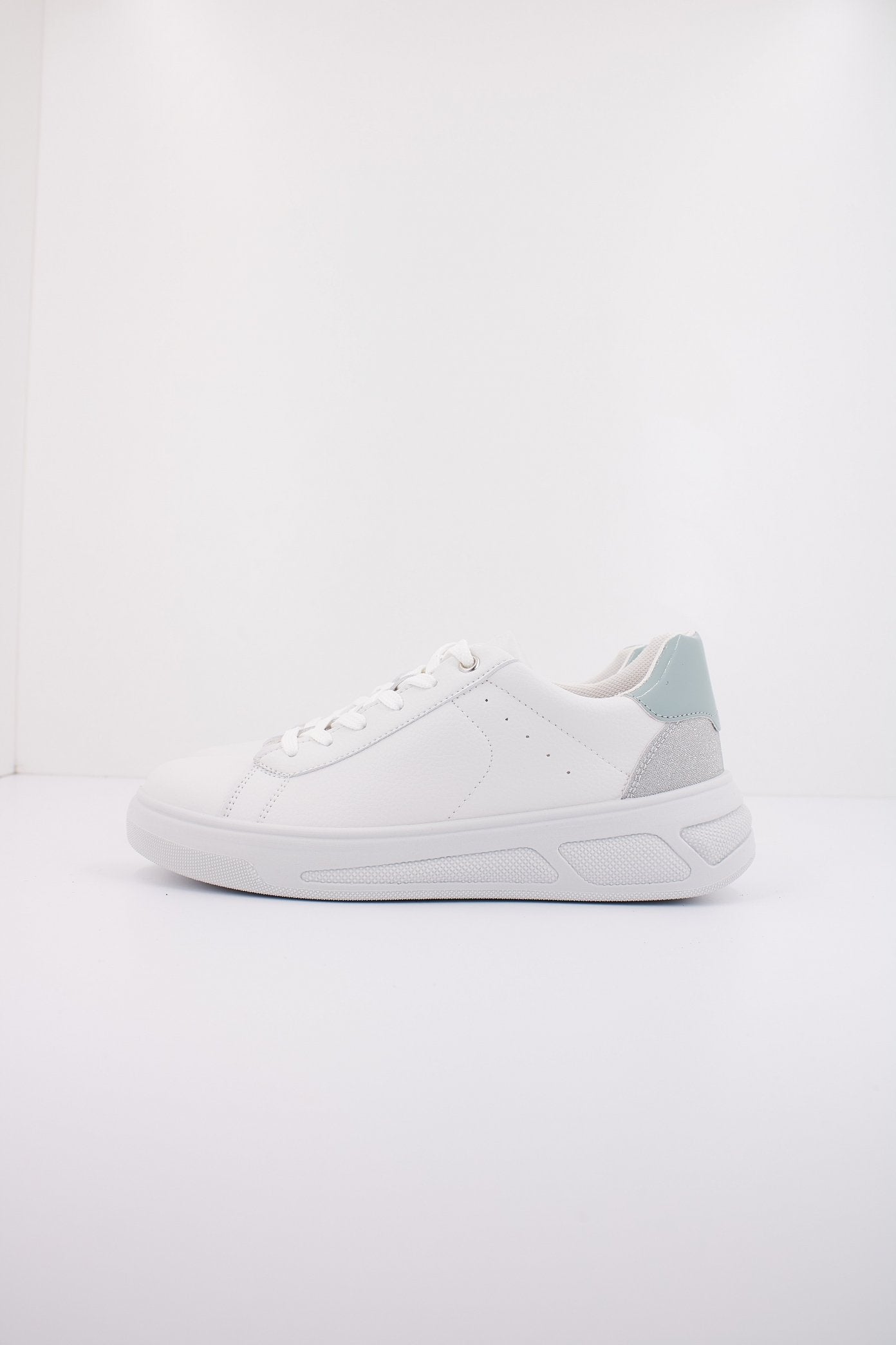 GEOX D LJUBA en color BLANCO (1)