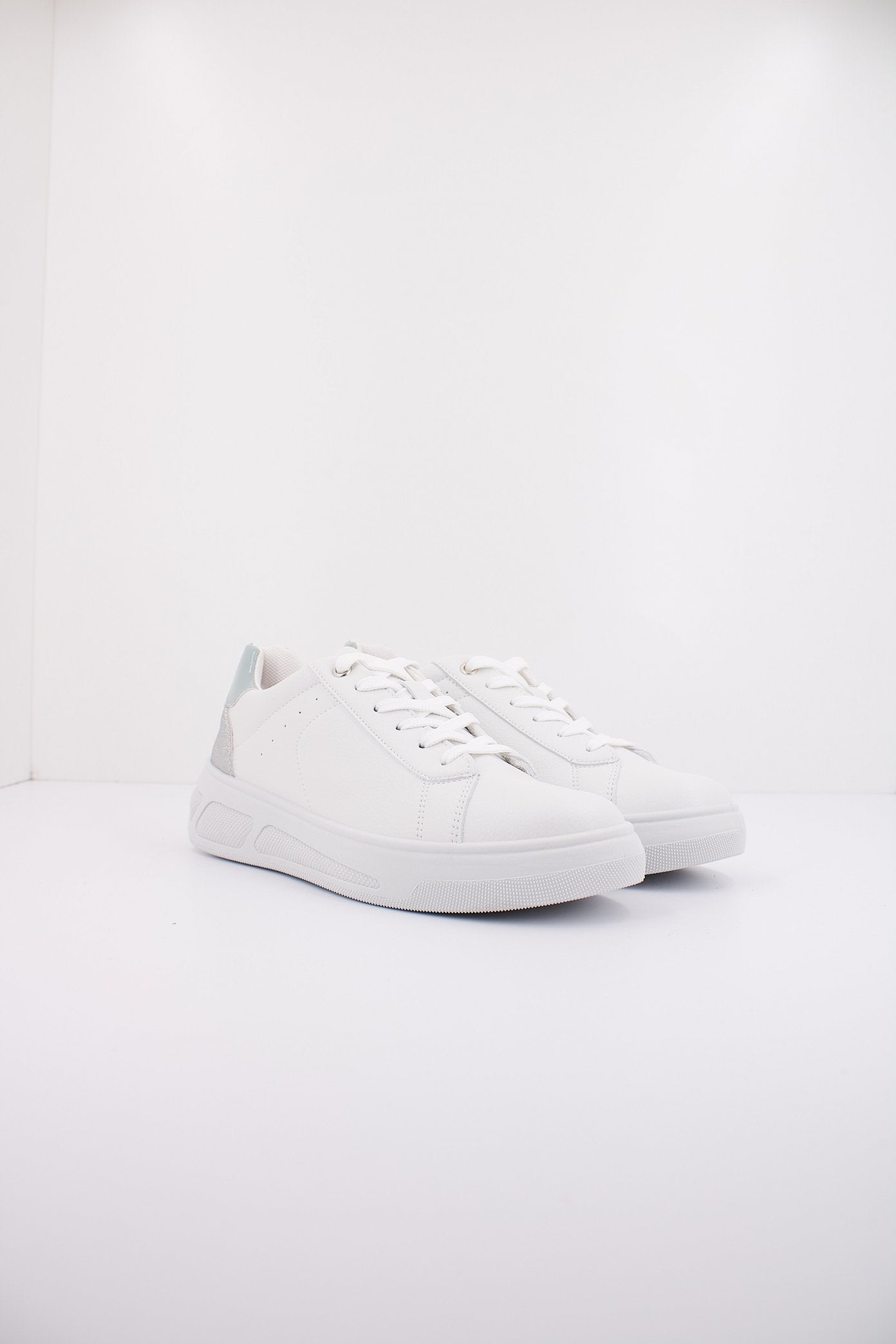 GEOX D LJUBA en color BLANCO (2)
