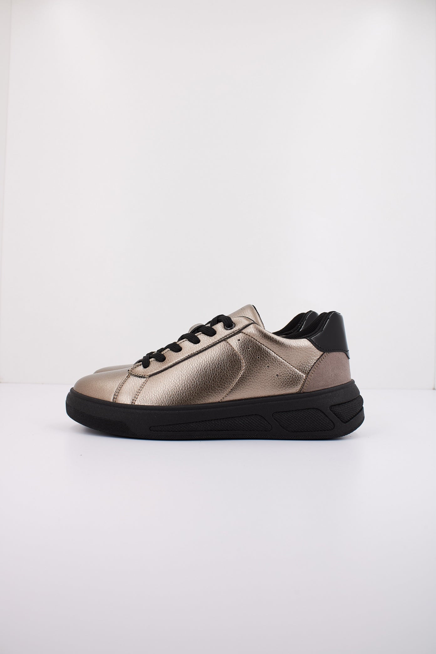 GEOX D LJUBA en color BRONCE (1)