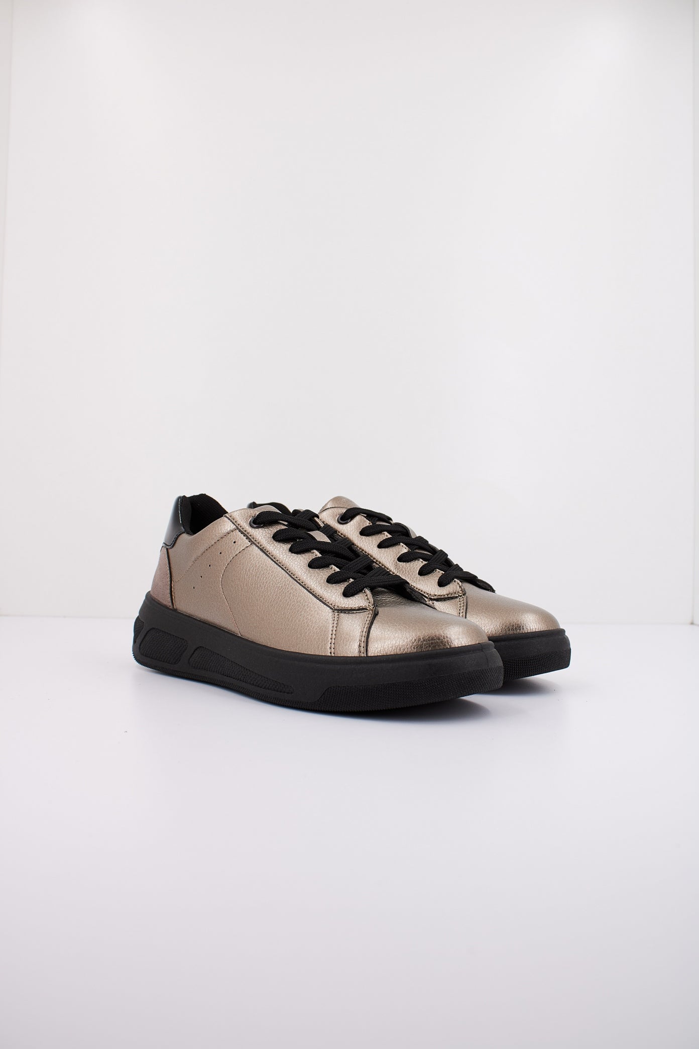 GEOX D LJUBA en color BRONCE (2)