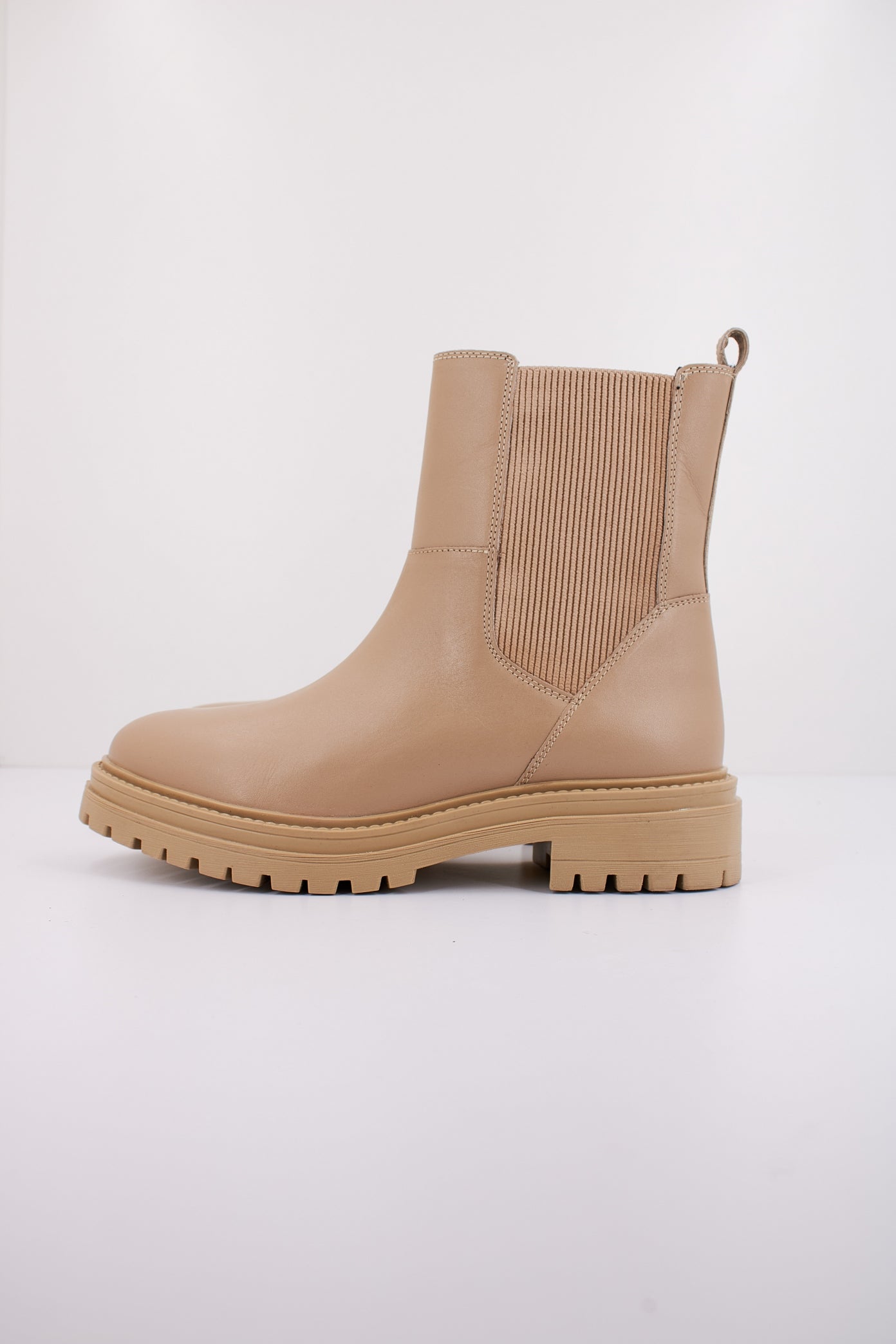 GEOX D IRIDEA en color BEIS (1)